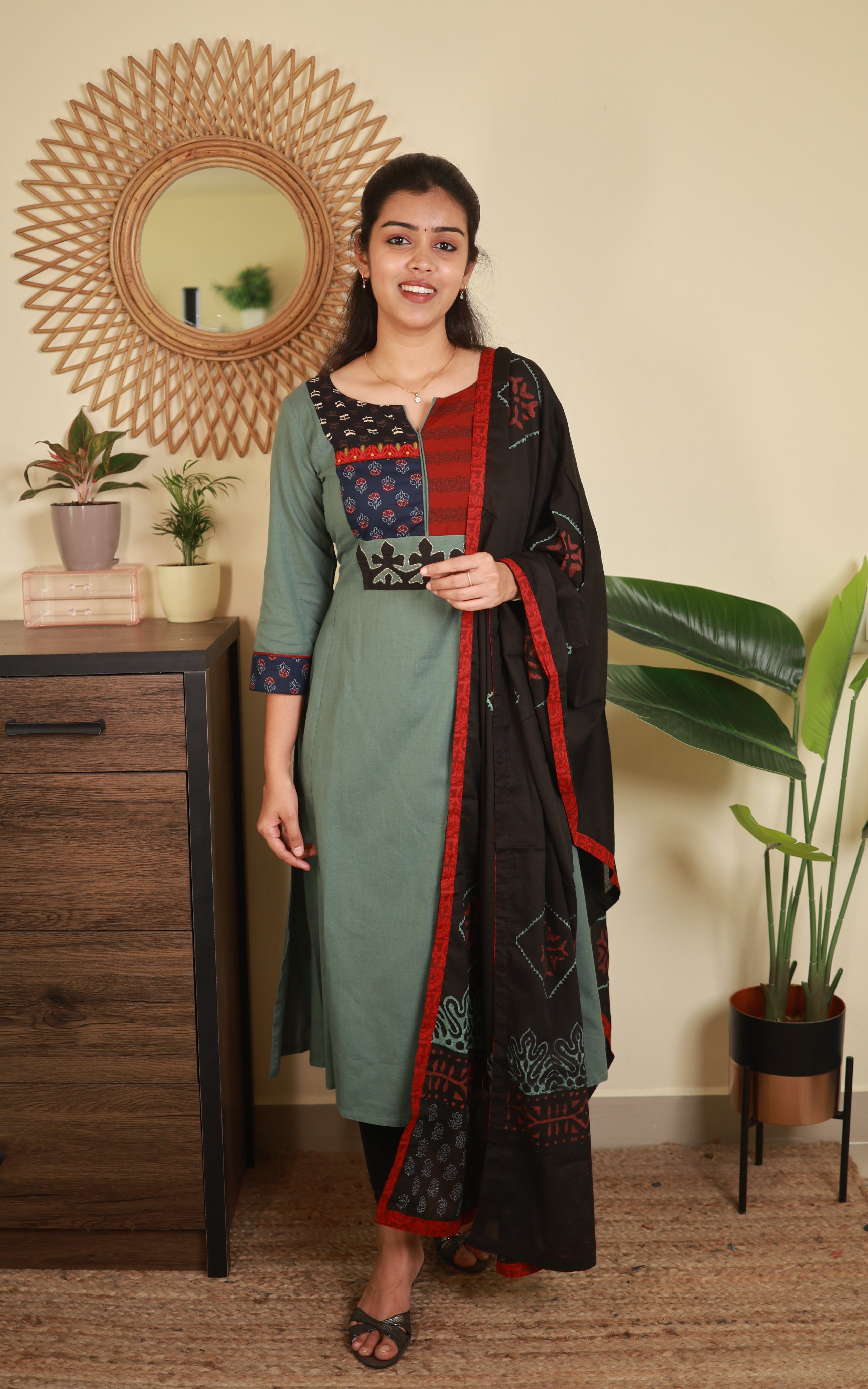 Akarsha (Kurti+Dupatta)