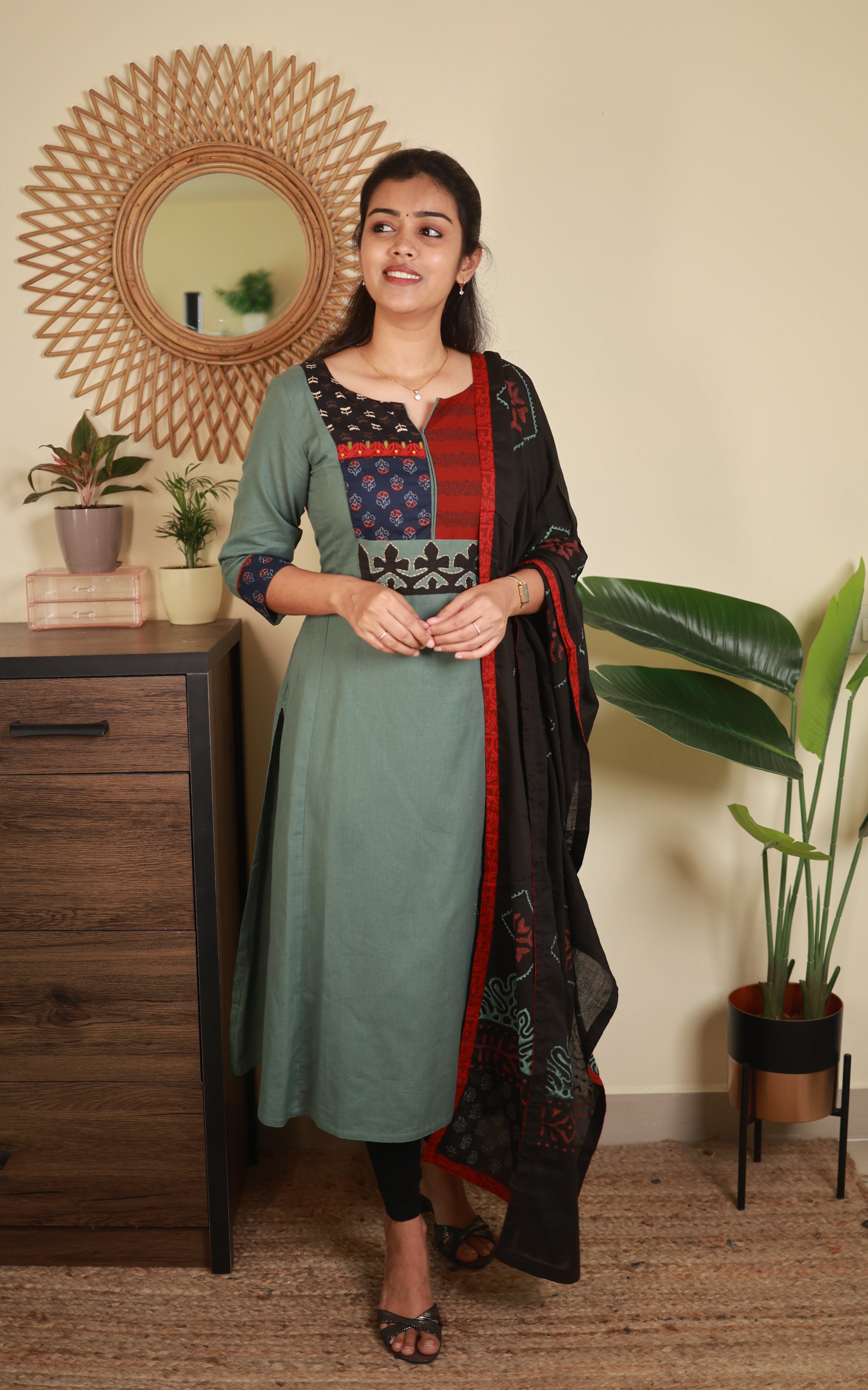 Akarsha (Kurti+Dupatta)