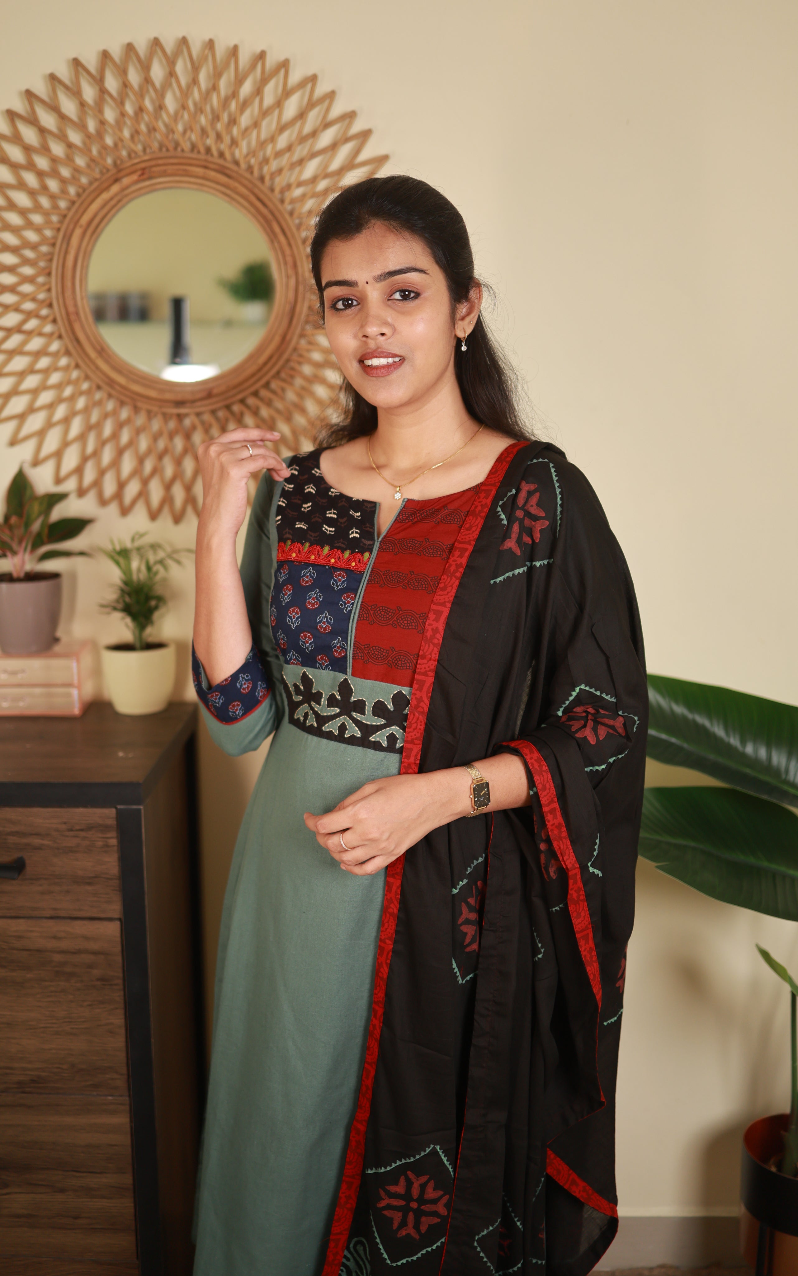 Akarsha (Kurti+Dupatta)