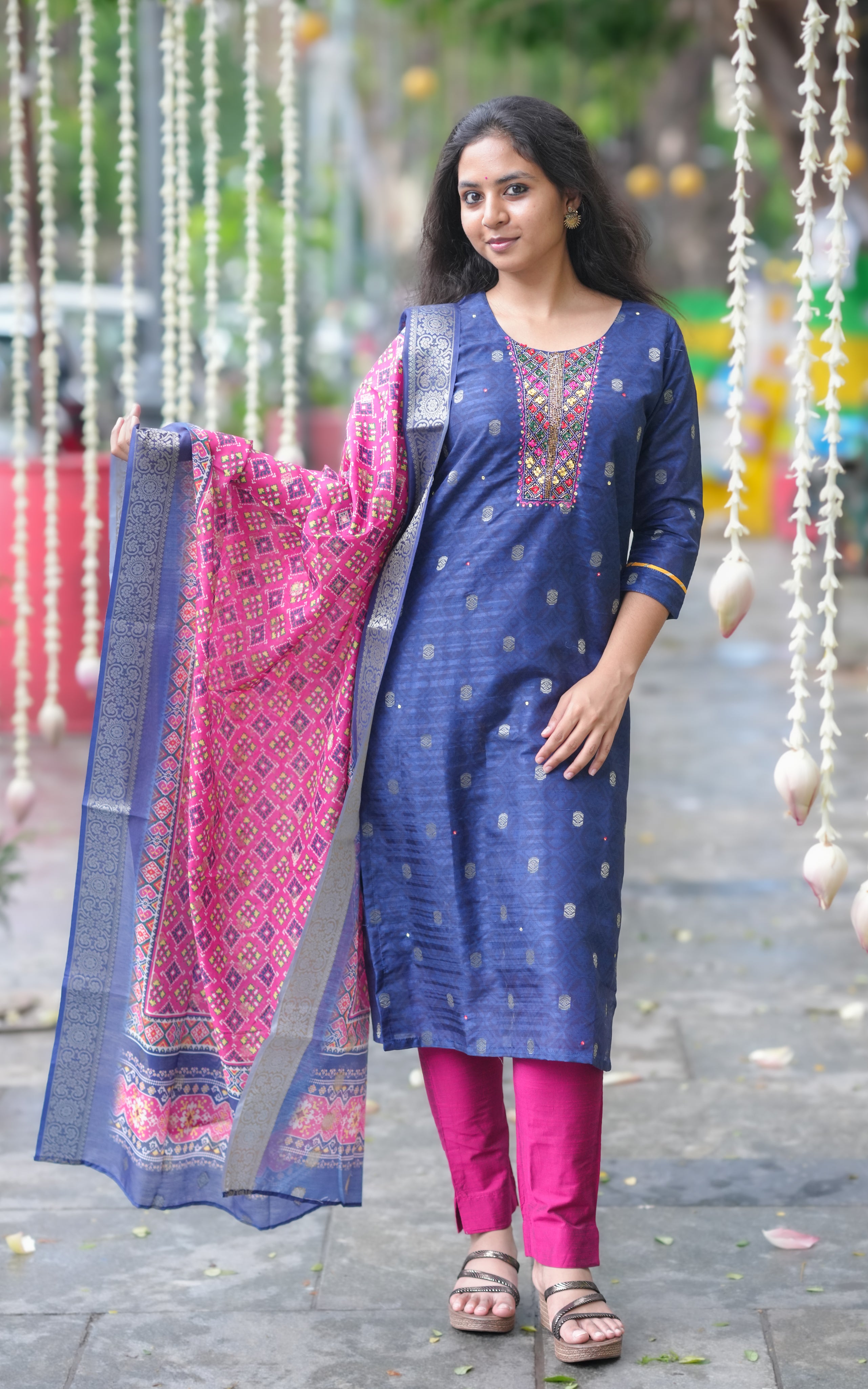 Margali Poove A (Kurti+Dupatta)