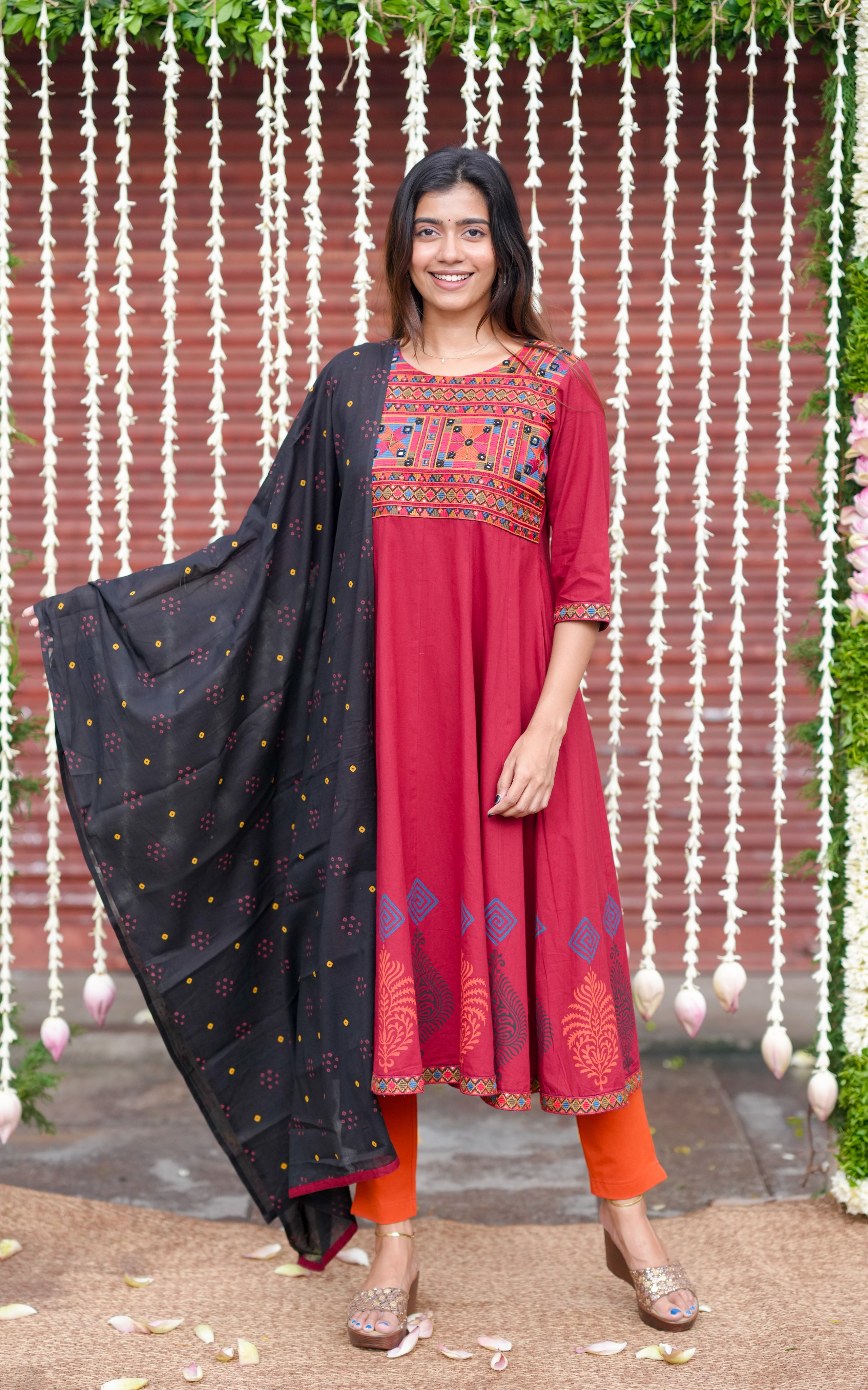 Poongkodi Maroon (Kurti+Dupatta)