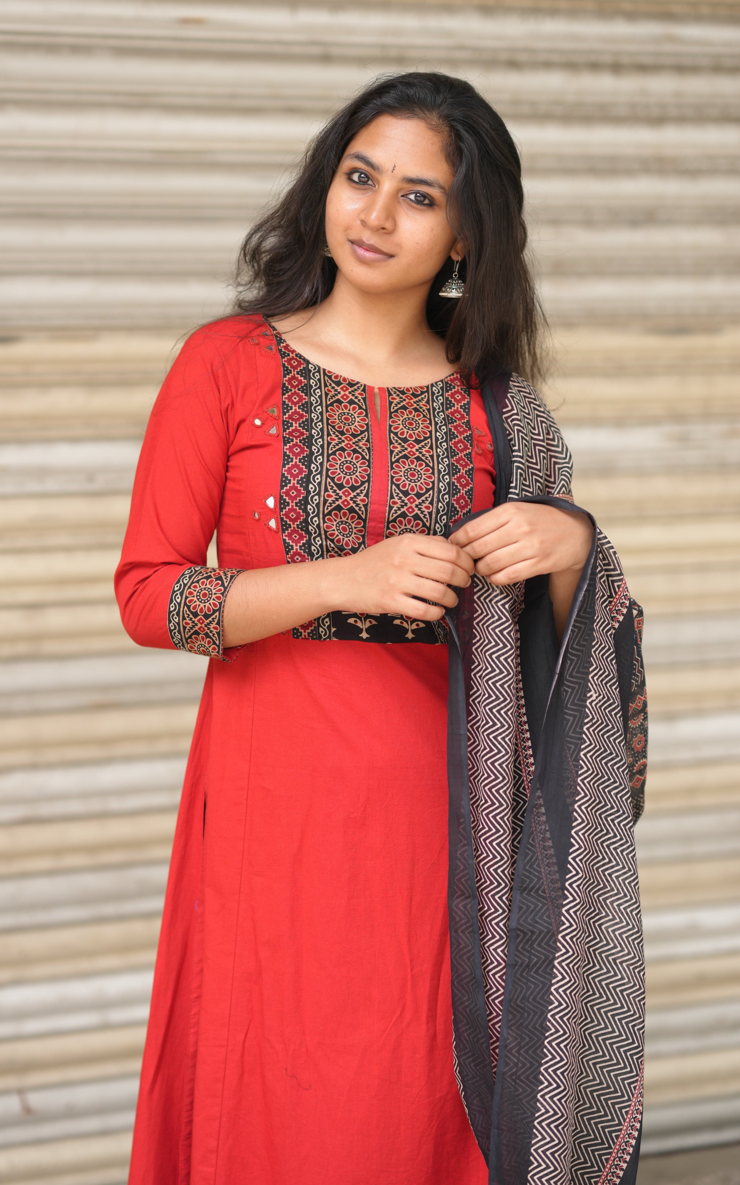 Moni Red (Kurti+Dupatta)