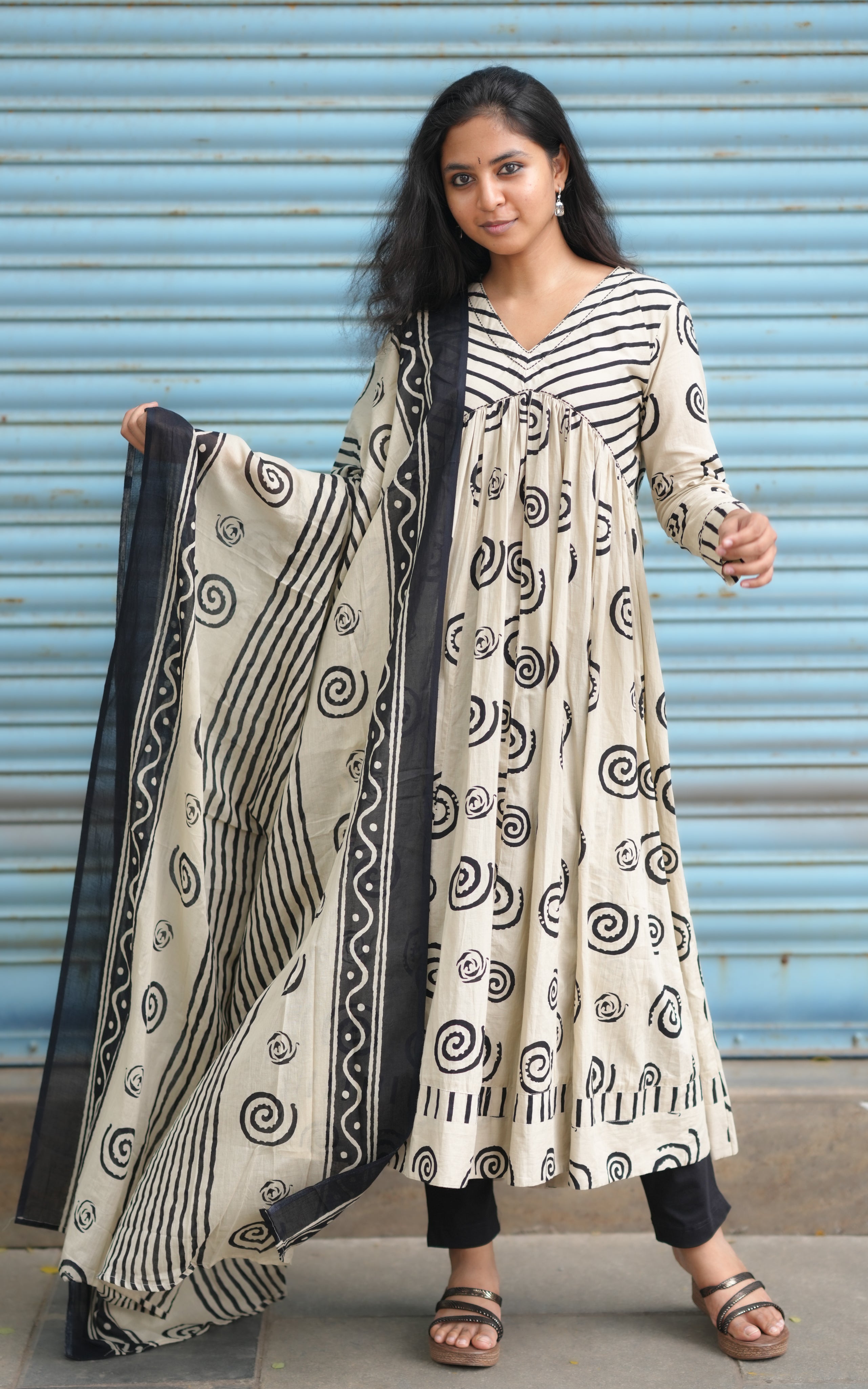 Nirupama B (Kurti+Dupatta)