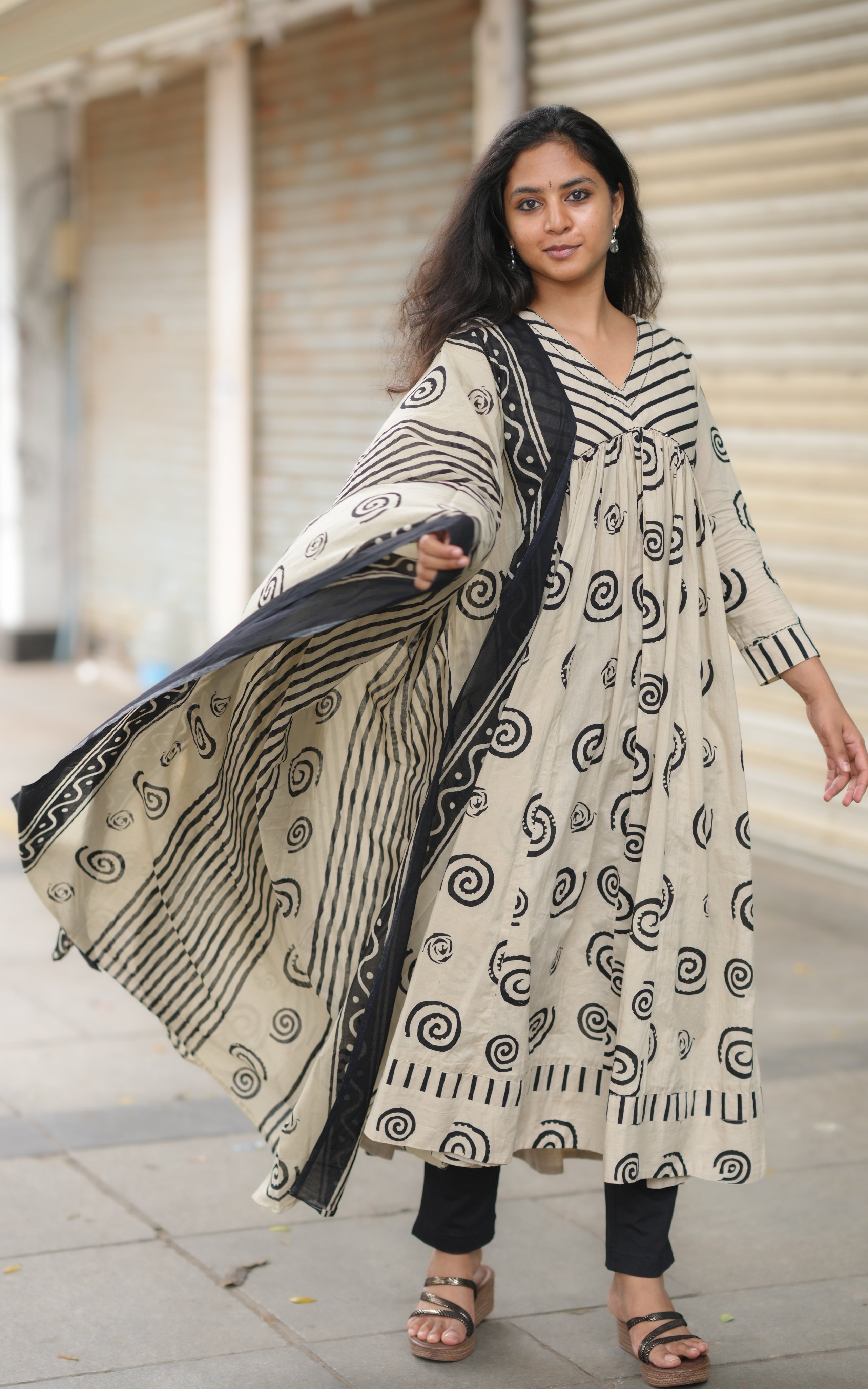 Nirupama B (Kurti+Dupatta)