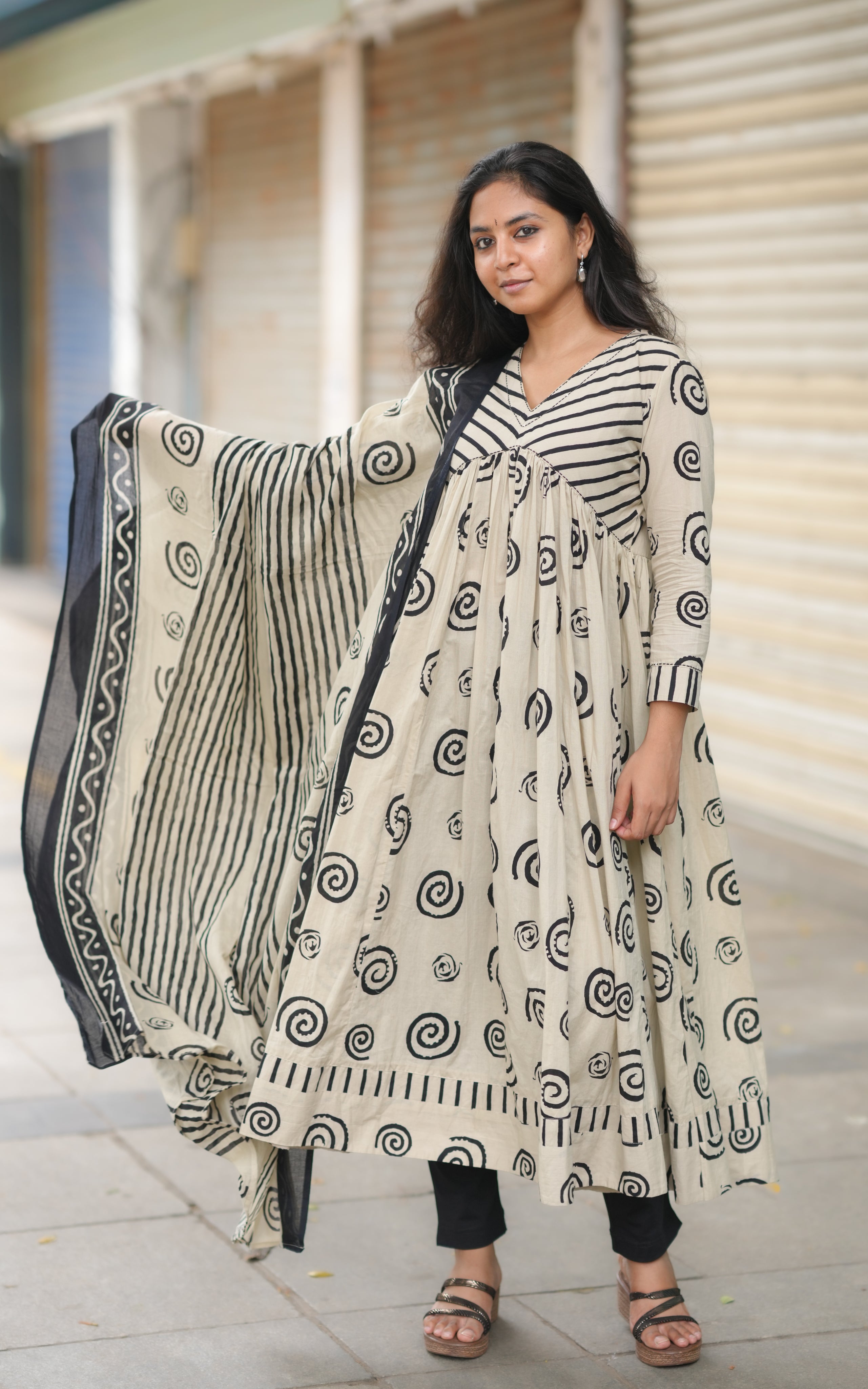 Nirupama B (Kurti+Dupatta)