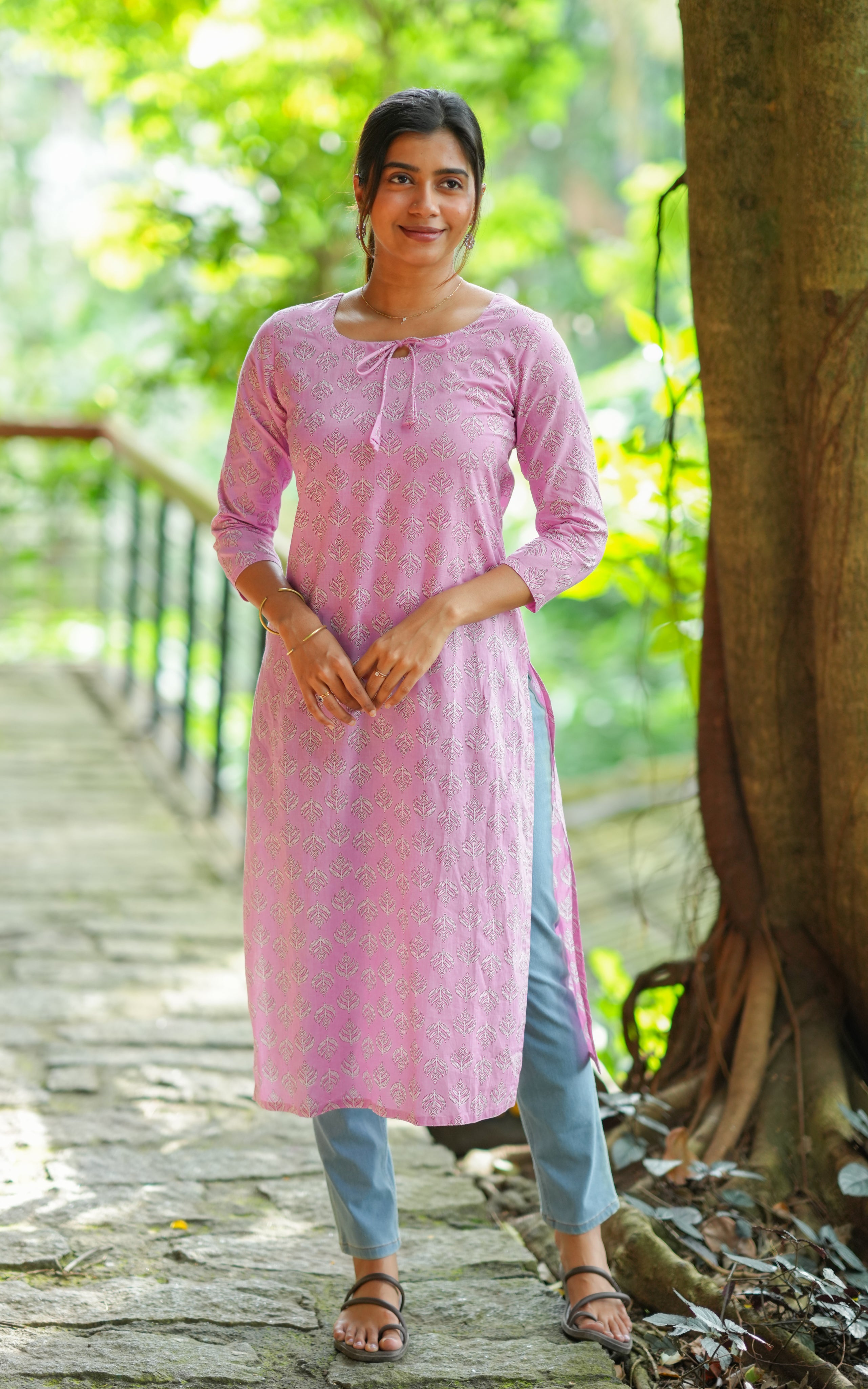Breathable straight-cut kurti made with soft fabric for daily comfort.
