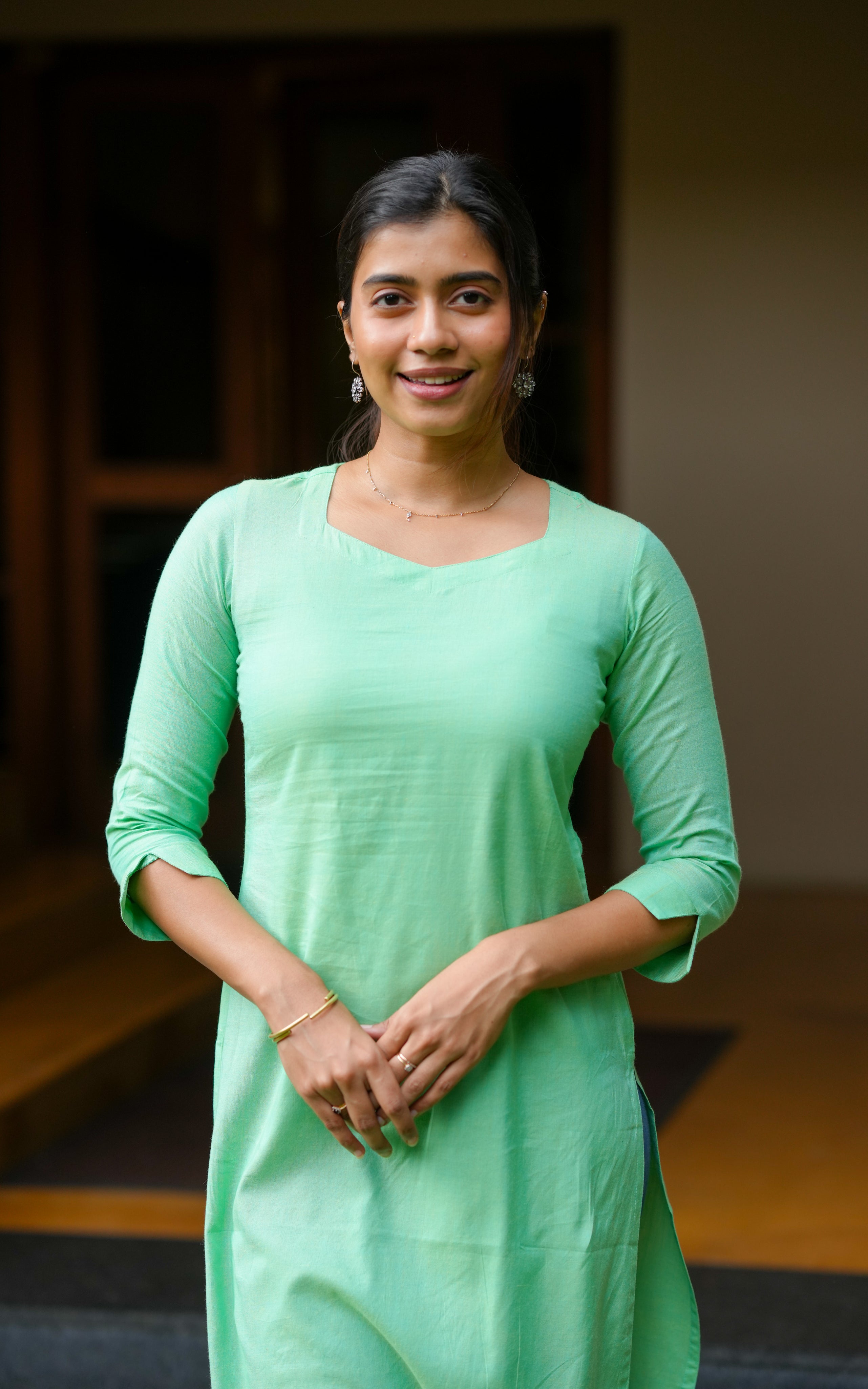 Simple ethnic wear