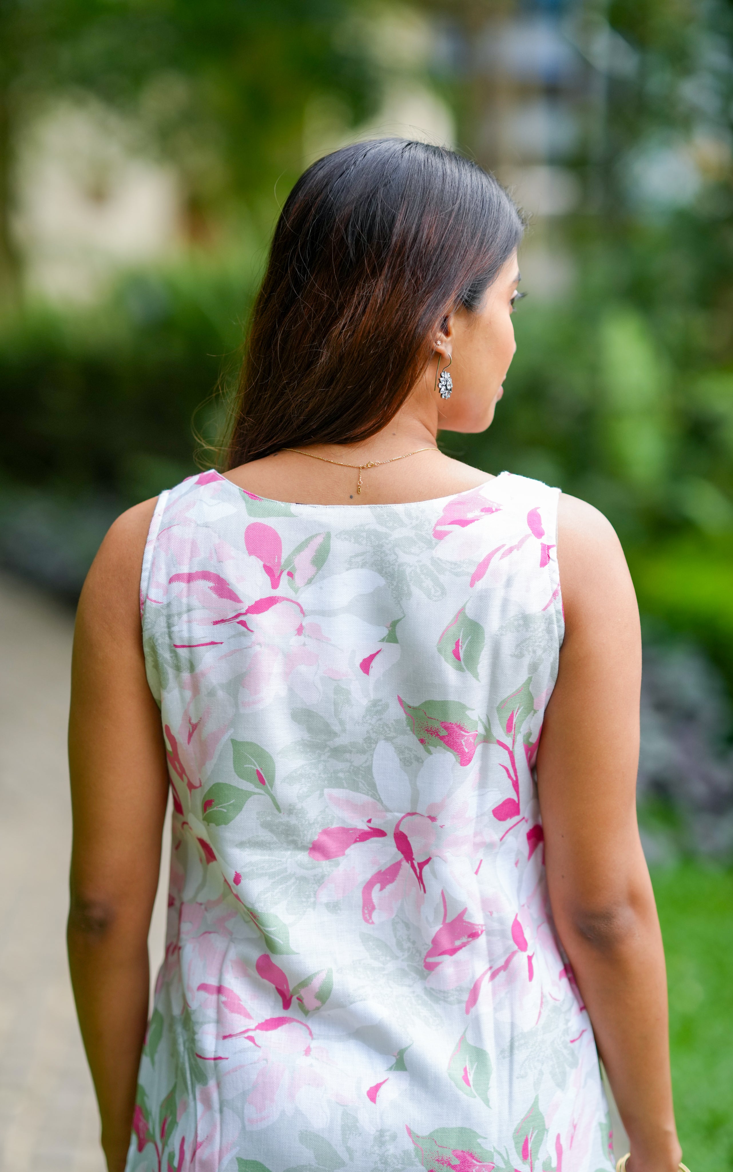 Floral print knee-length summer dress for women, breathable cotton fabric