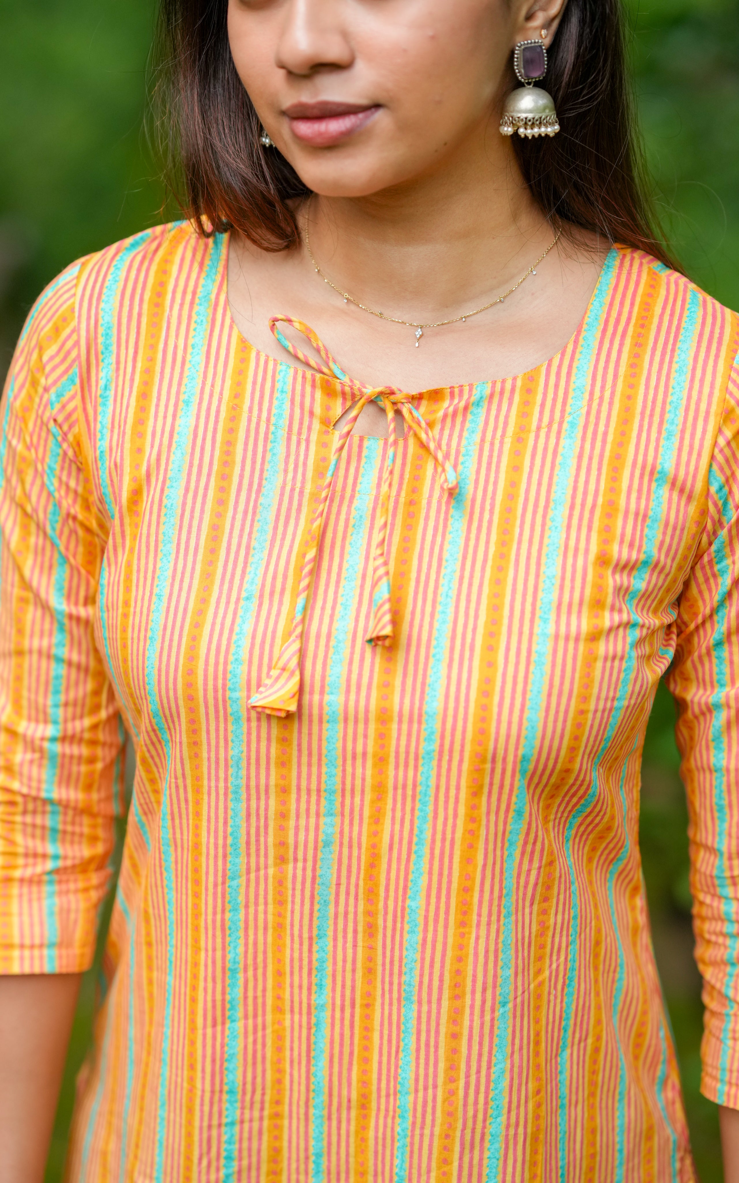  Breathable fabric and 3/4 sleeves ensure comfort all day.
