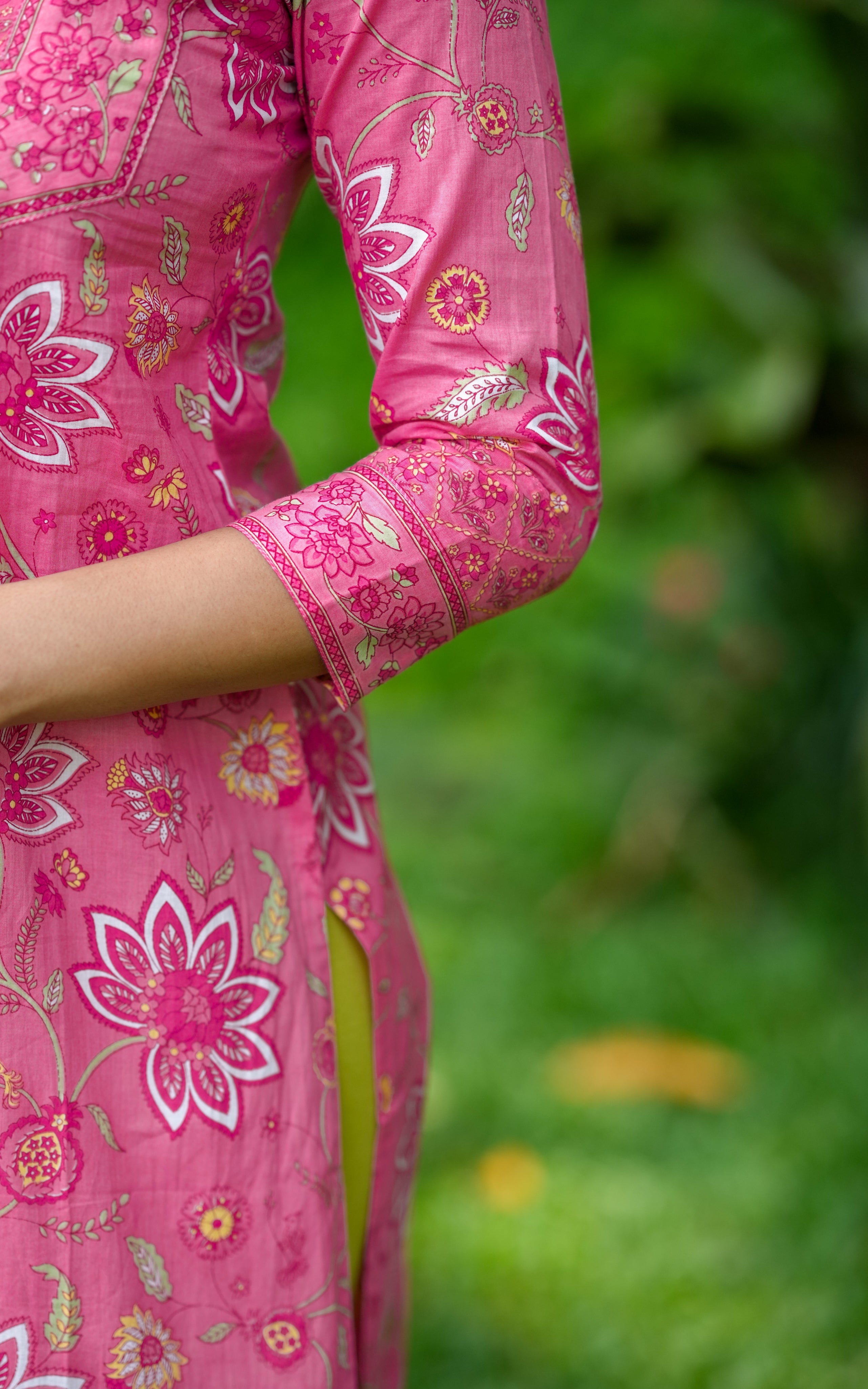 Simple ethnic wear