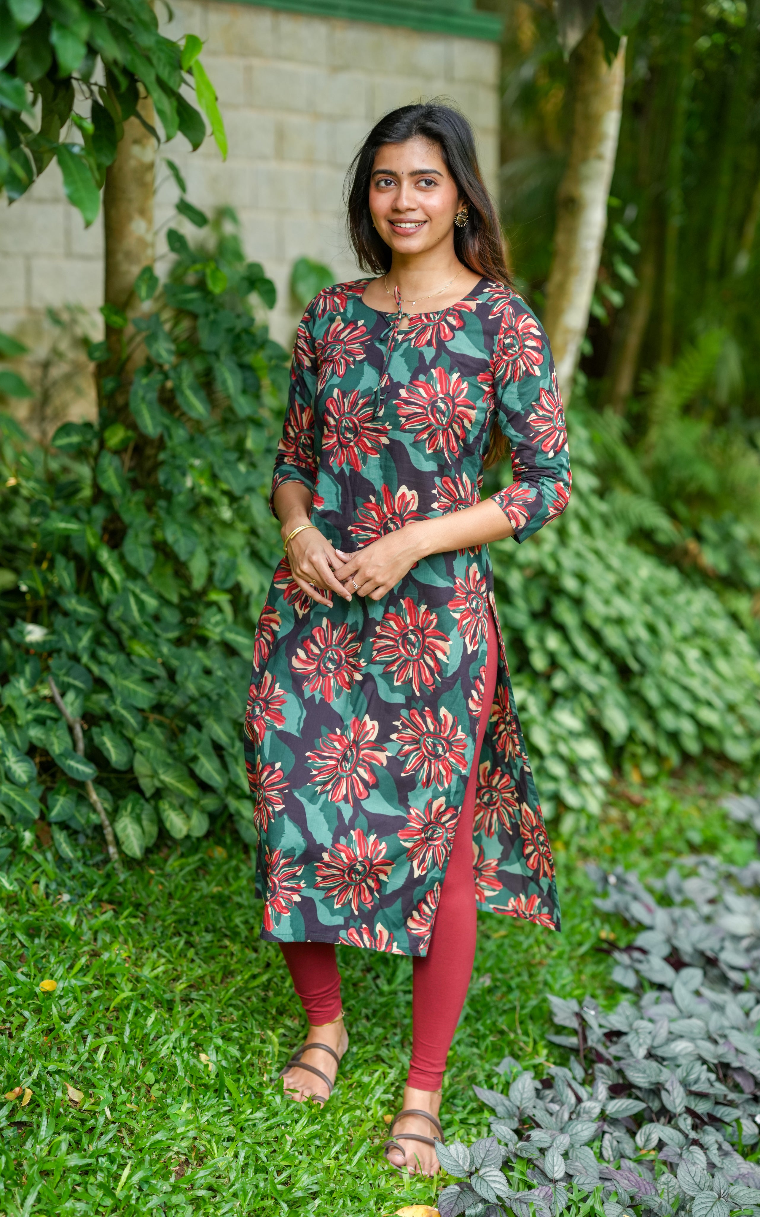 Simple ethnic wear