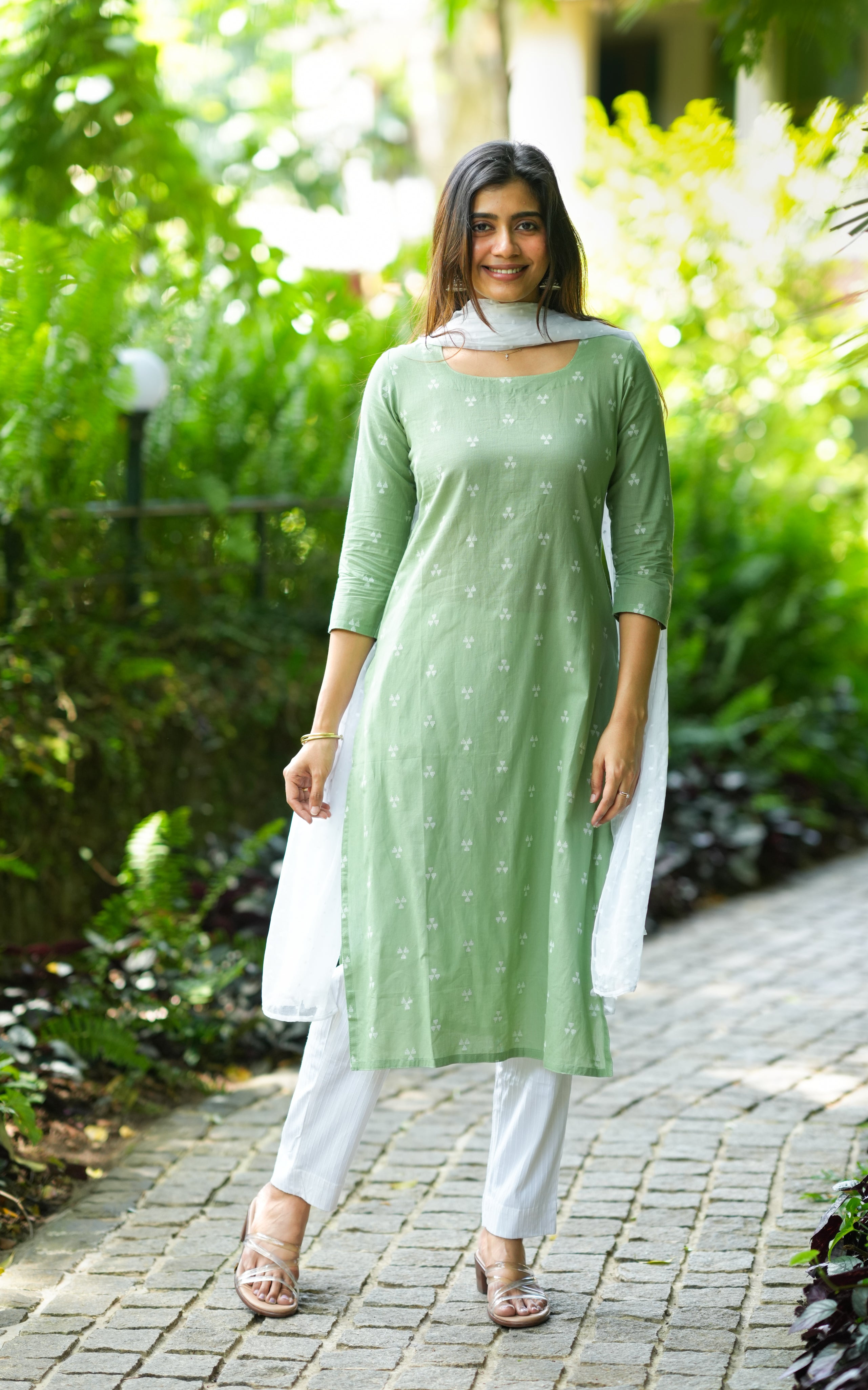 Aganagai (Kurti+Pant+Dupatta)