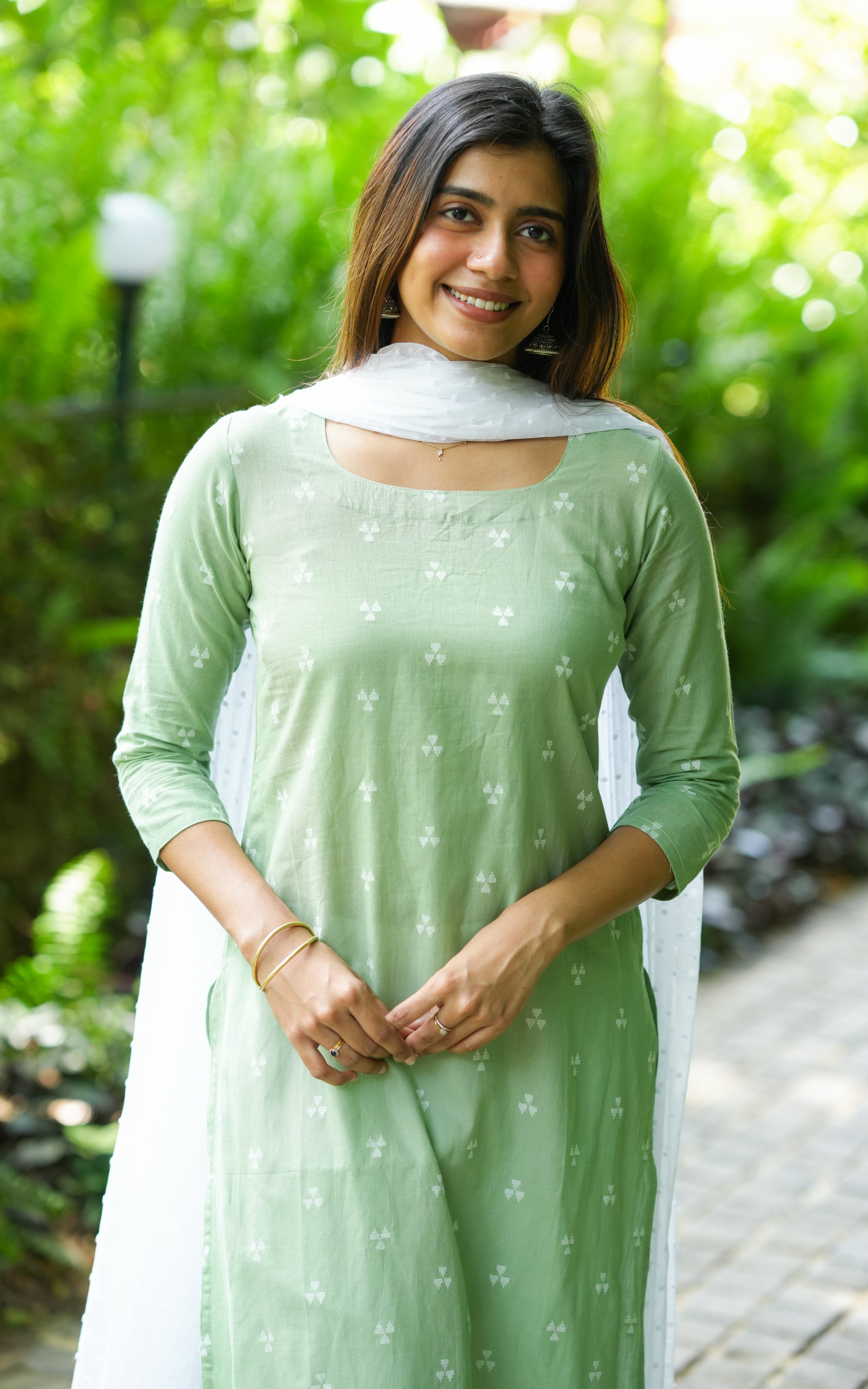 Aganagai (Kurti+Pant+Dupatta)