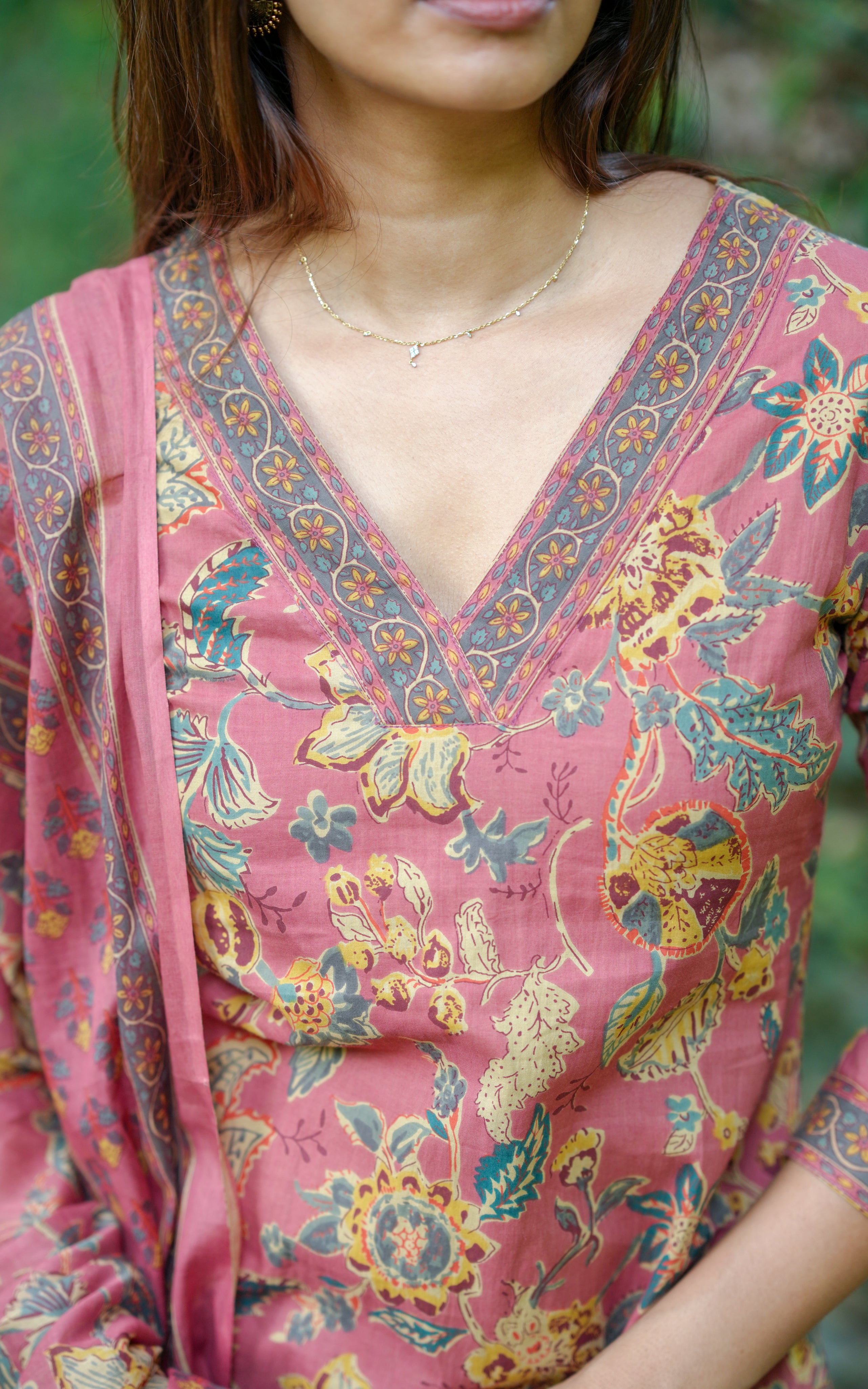 Simple ethnic wear