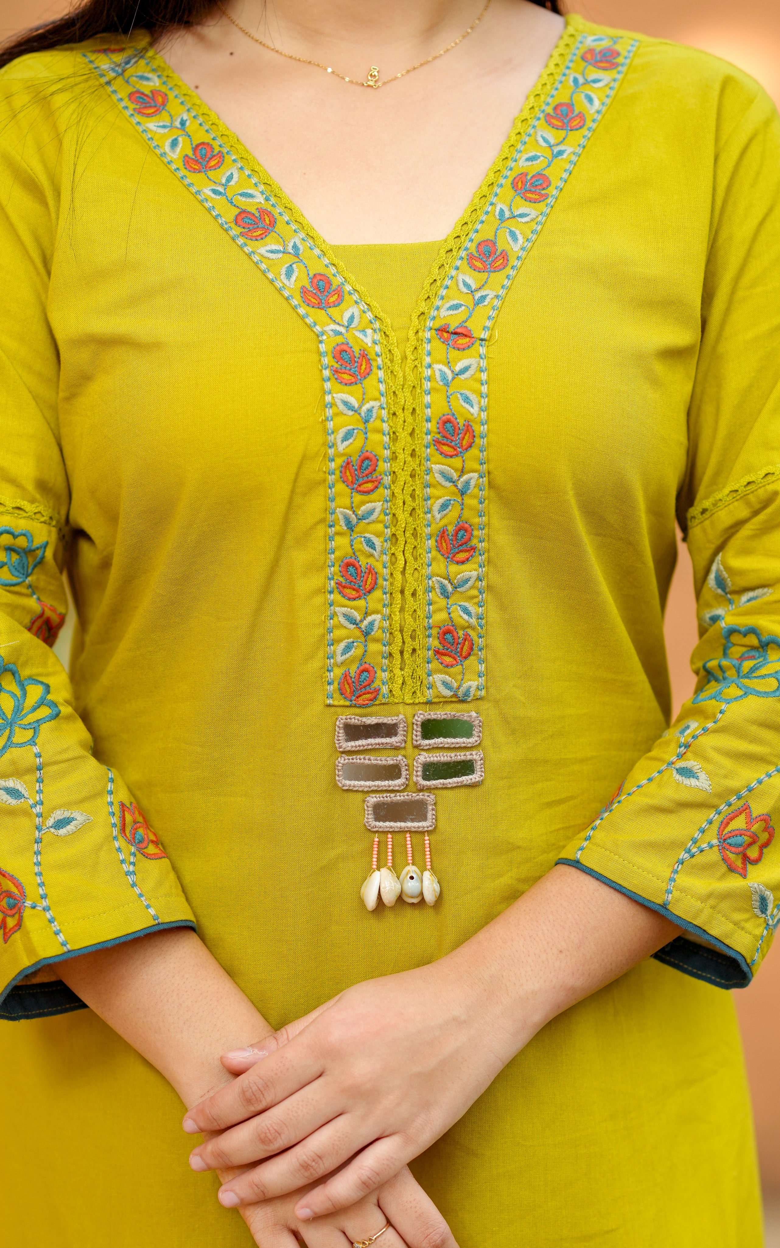 Elegant kurti style for women
