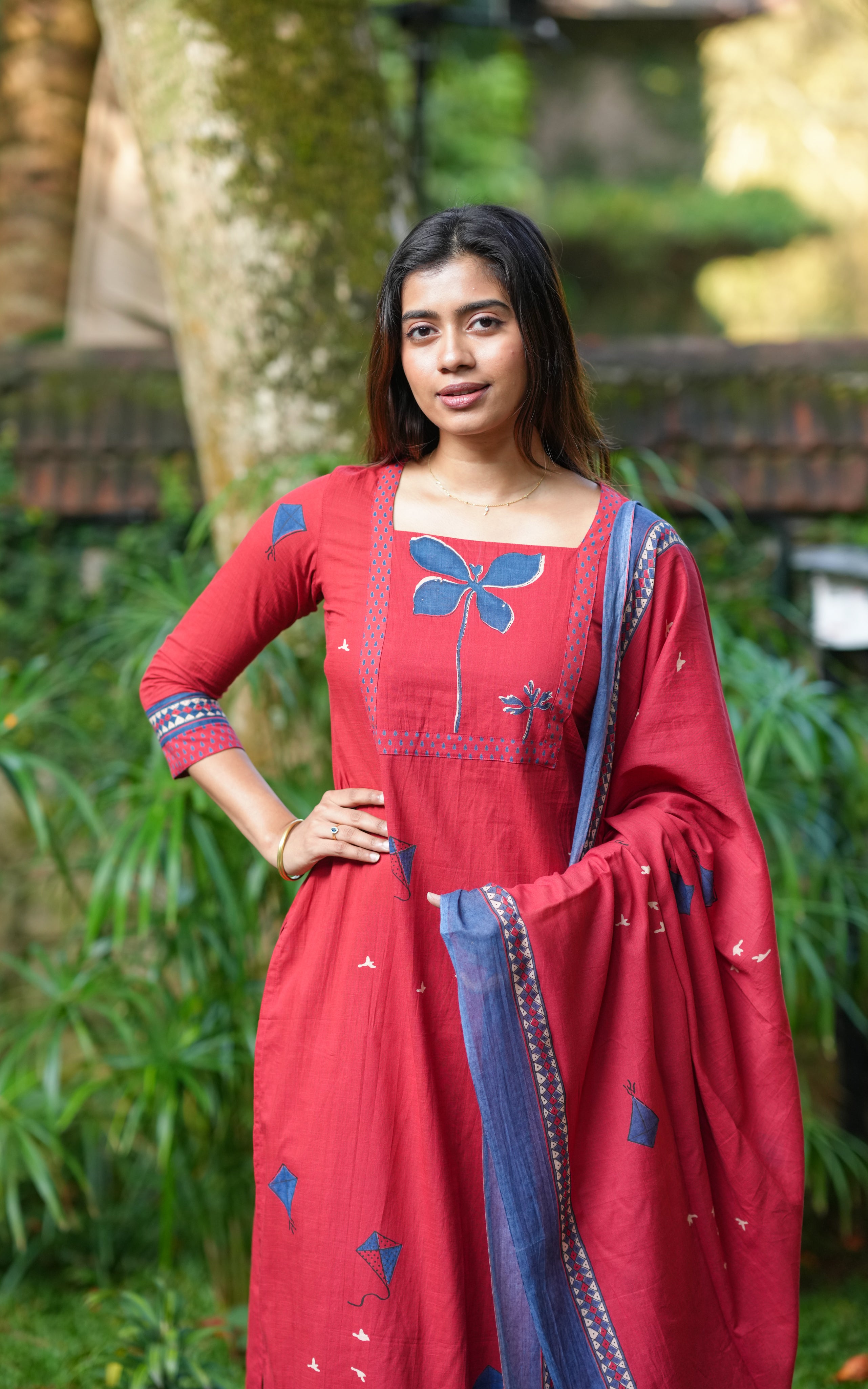 Simple ethnic wear
