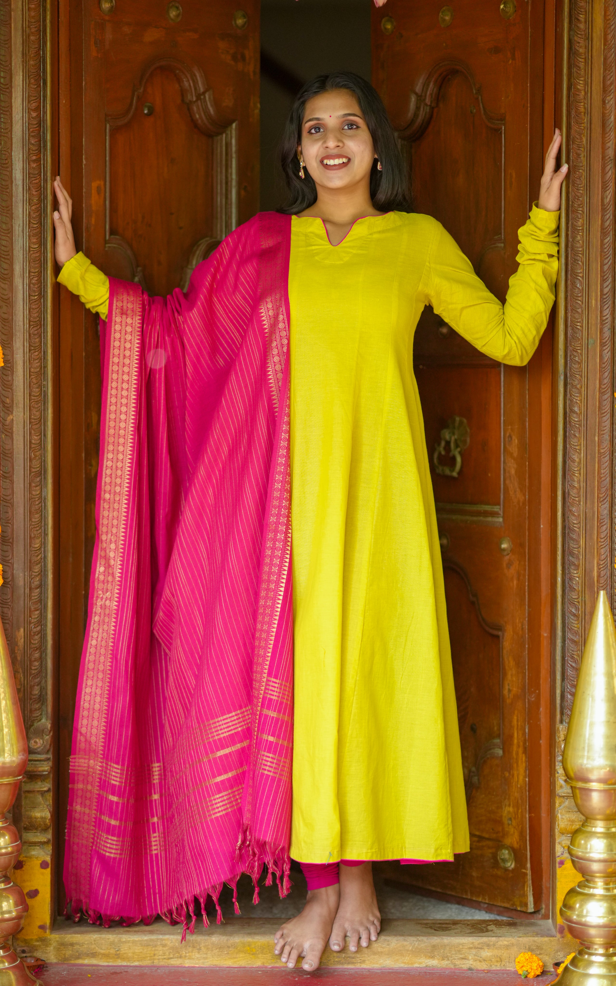 Menmozhi B (Kurti+Dupatta)