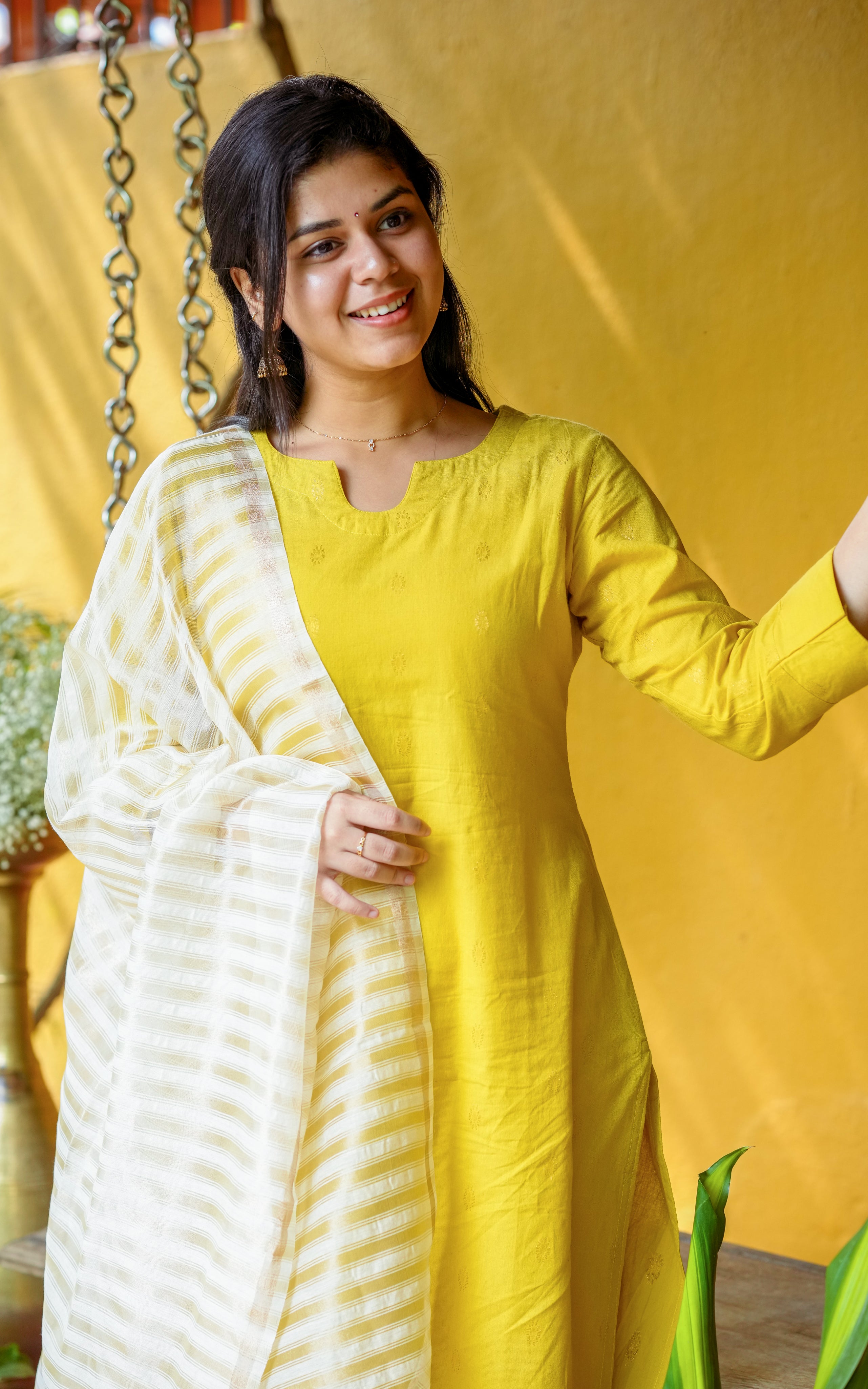 Ivanthika D (Kurti+Dupatta)