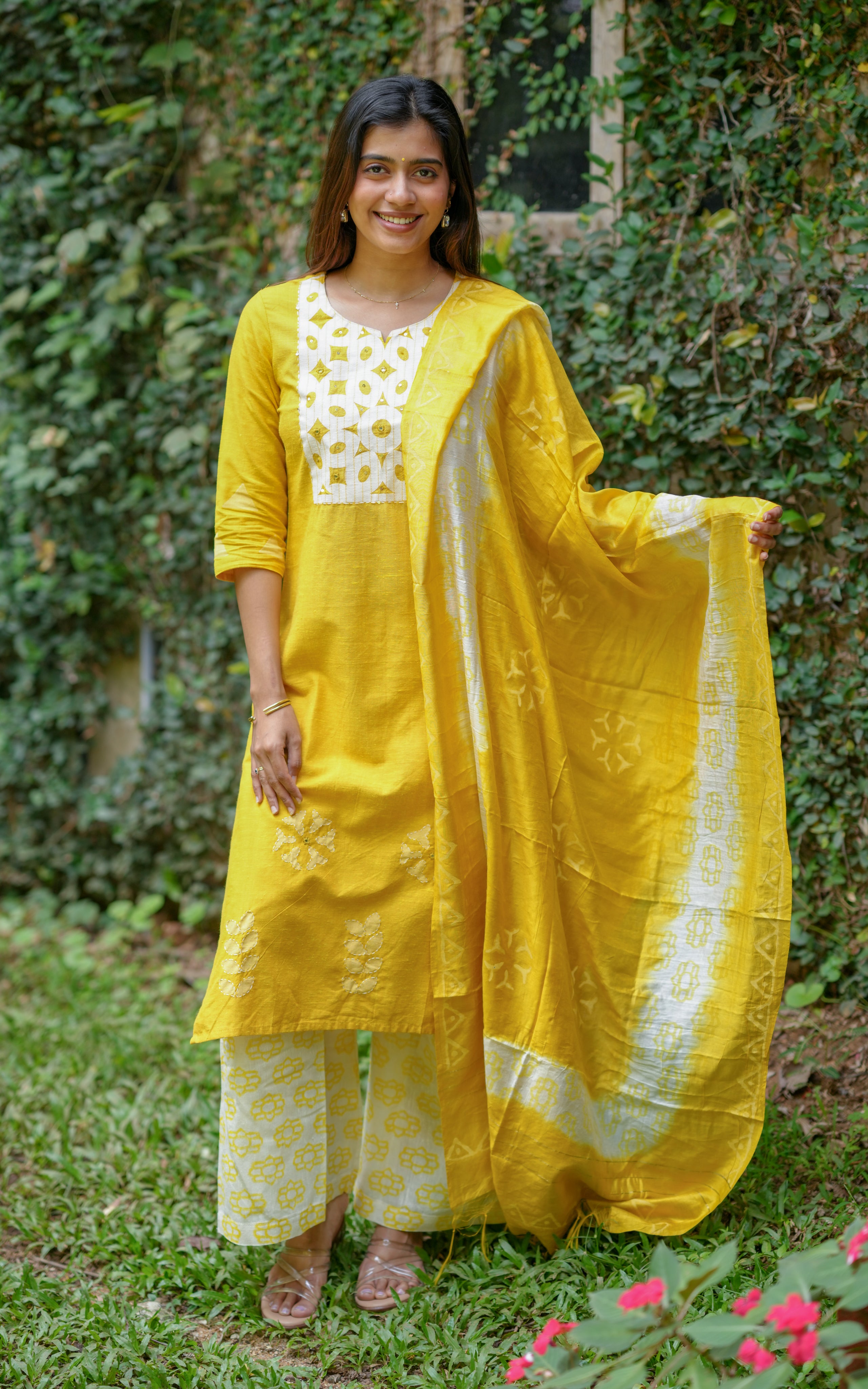 Straight-cut kurti set for women