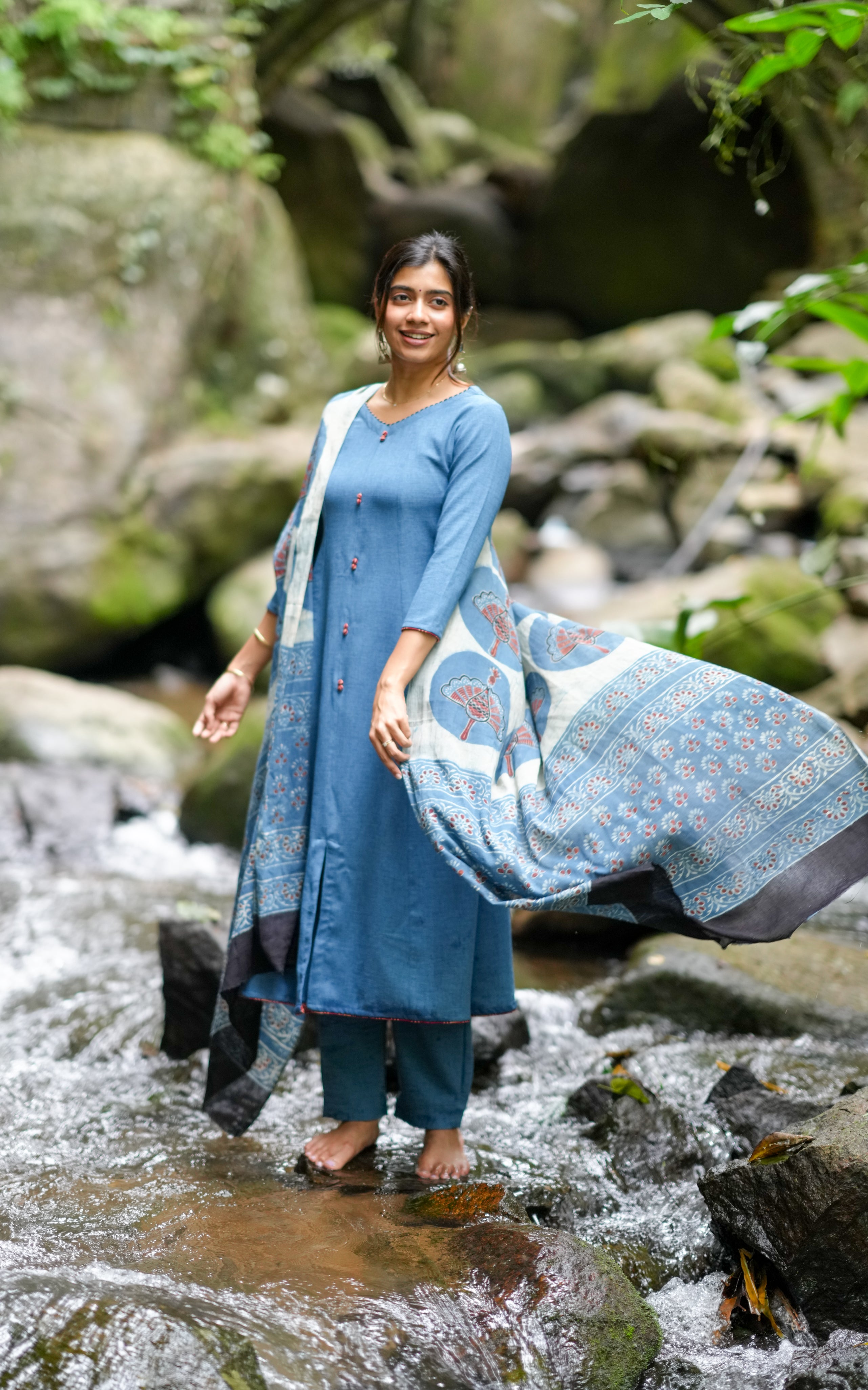 Simple ethnic wear