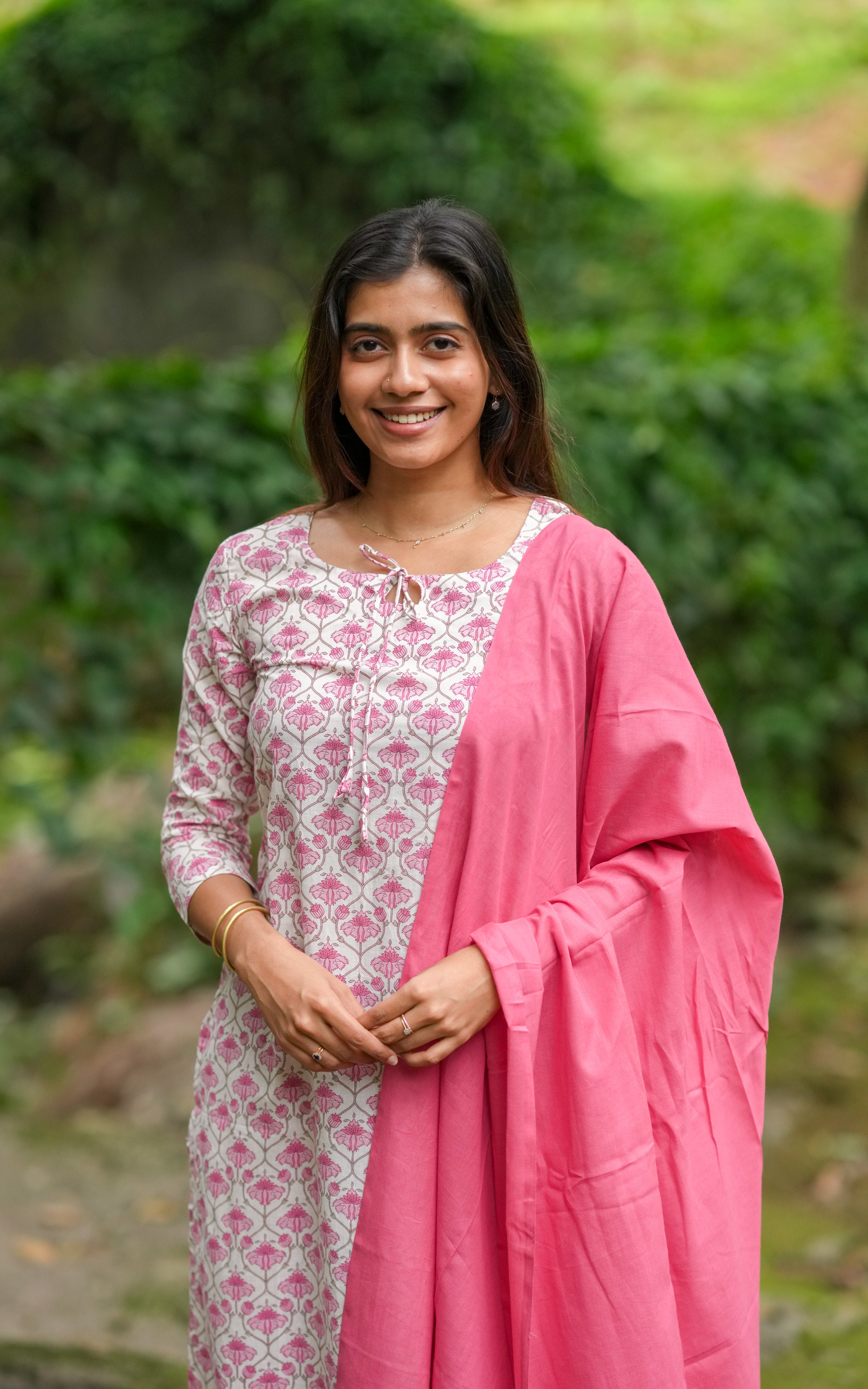 Simple ethnic wear