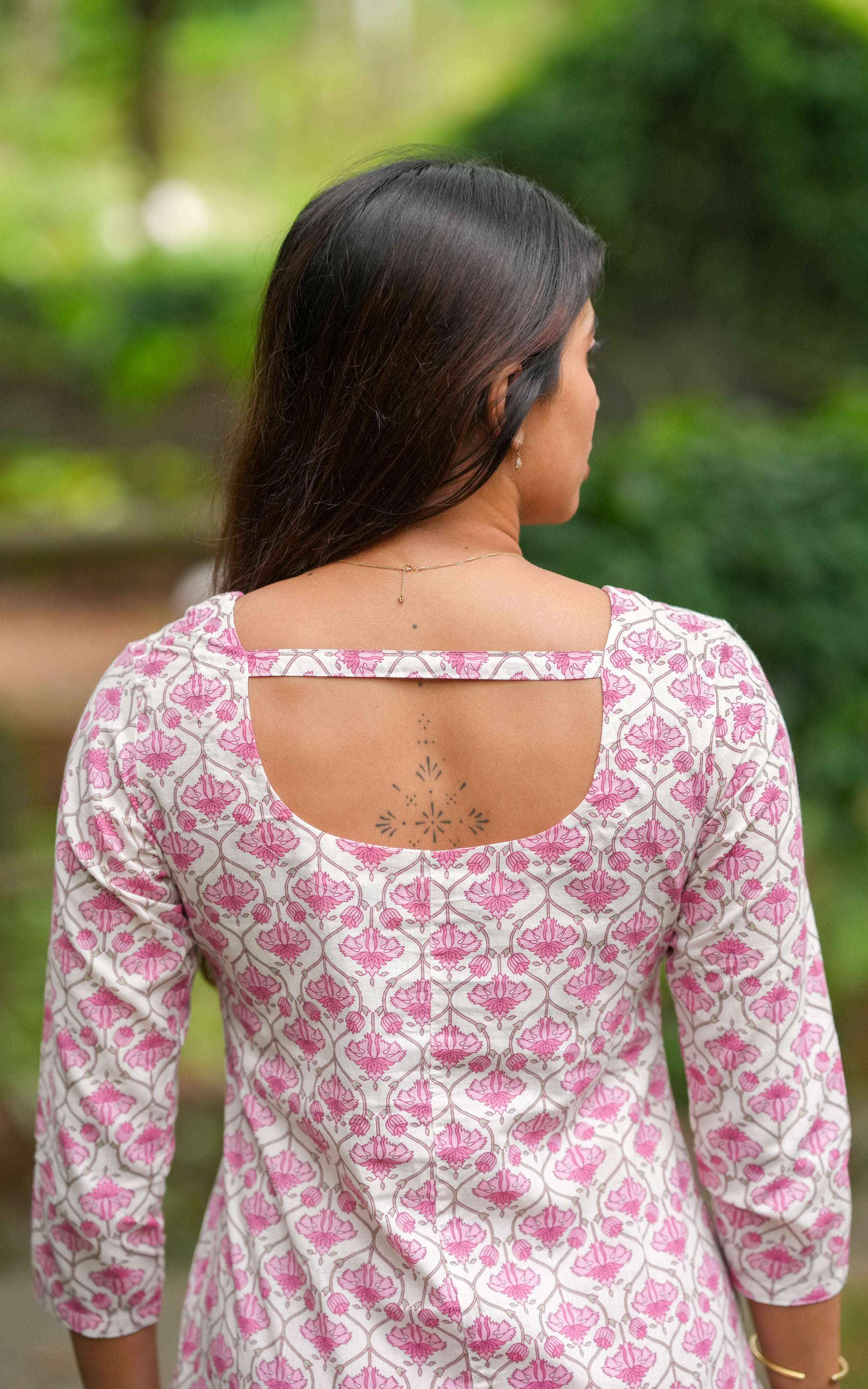 Simple ethnic wear
