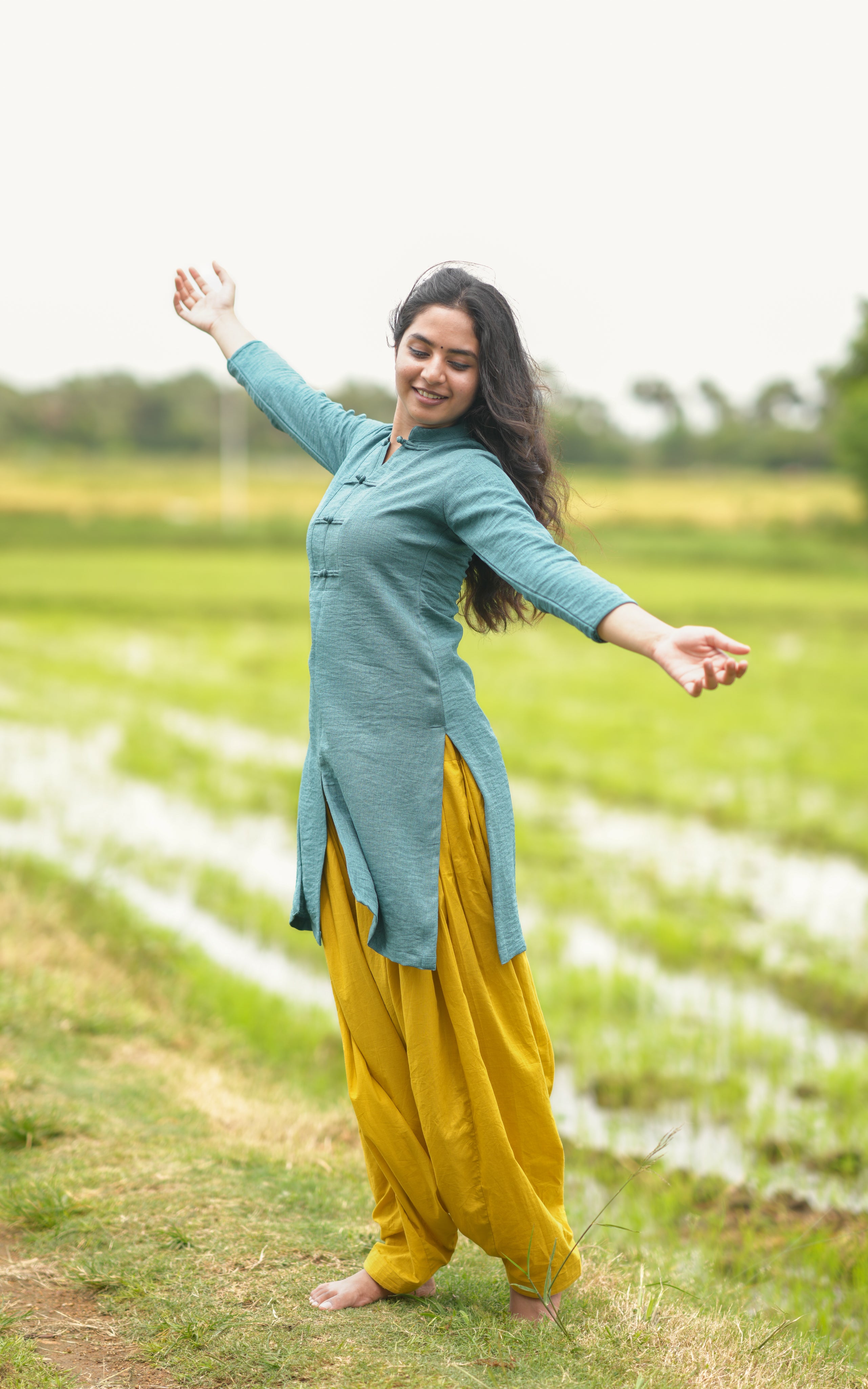 Sutri Varum Bhoomi Bhavana (Kurti+Pant) (DELIVERY TIME 40-45 DAYS)