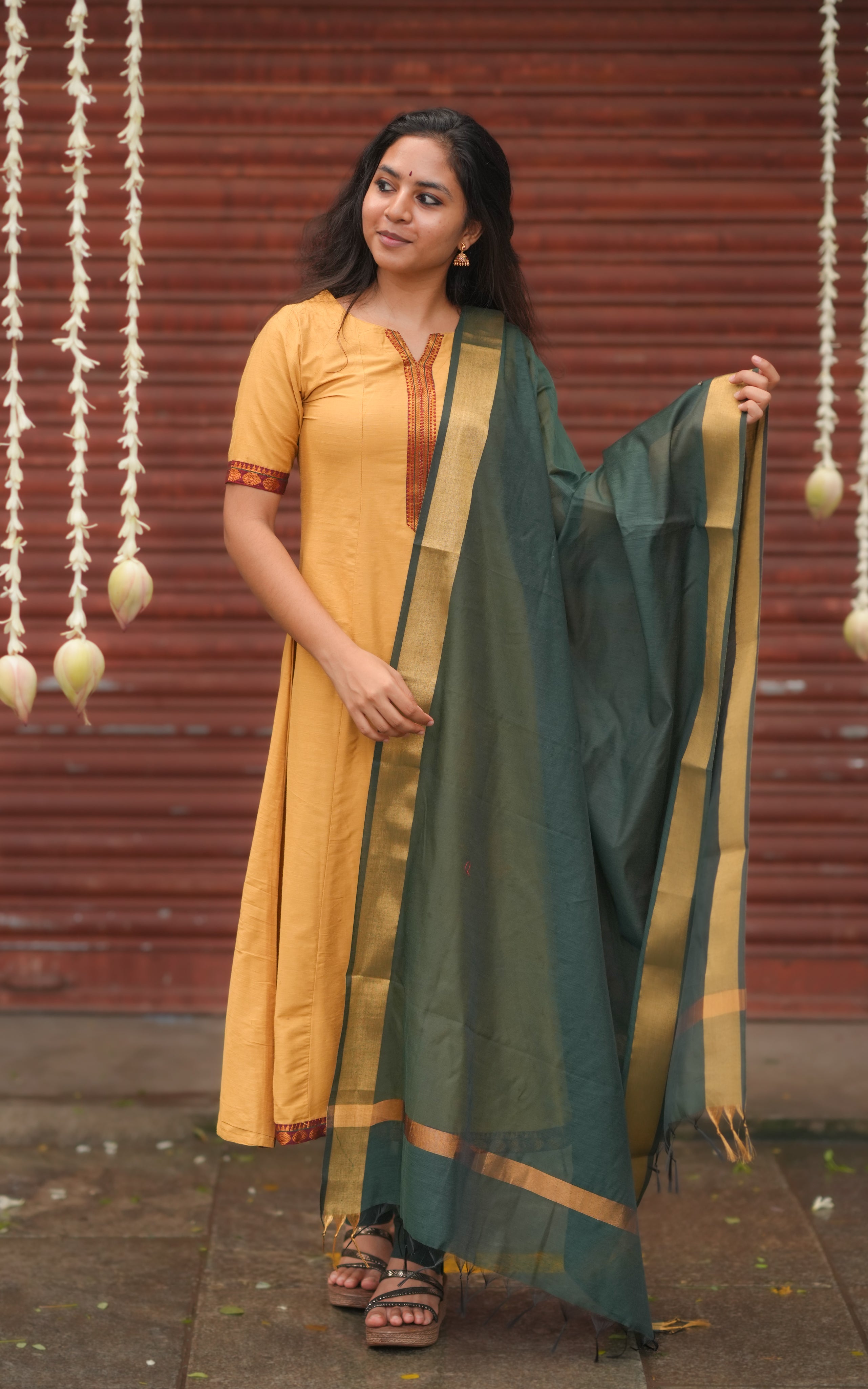 Mithila Gold (Kurti+Dupatta)