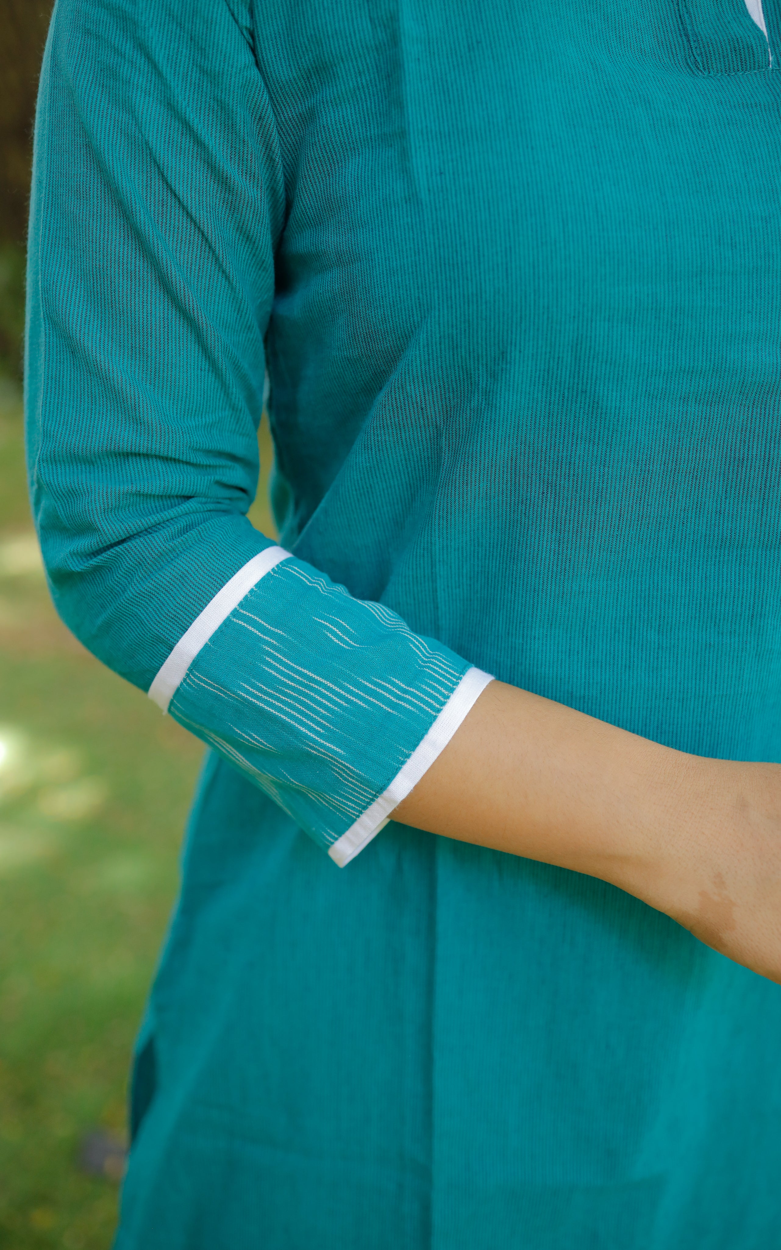 Raja Rani Teal Blue
