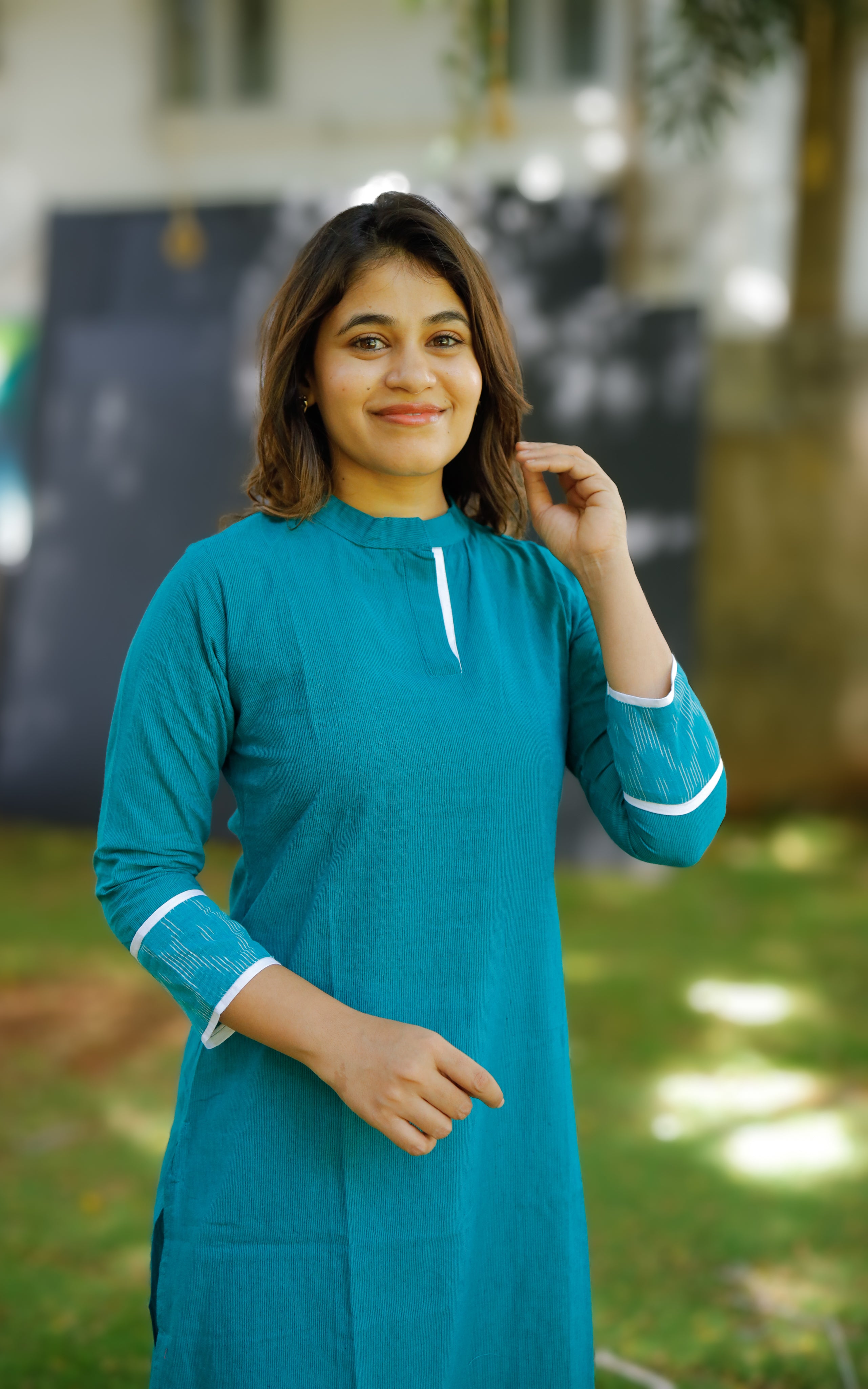 Raja Rani Teal Blue