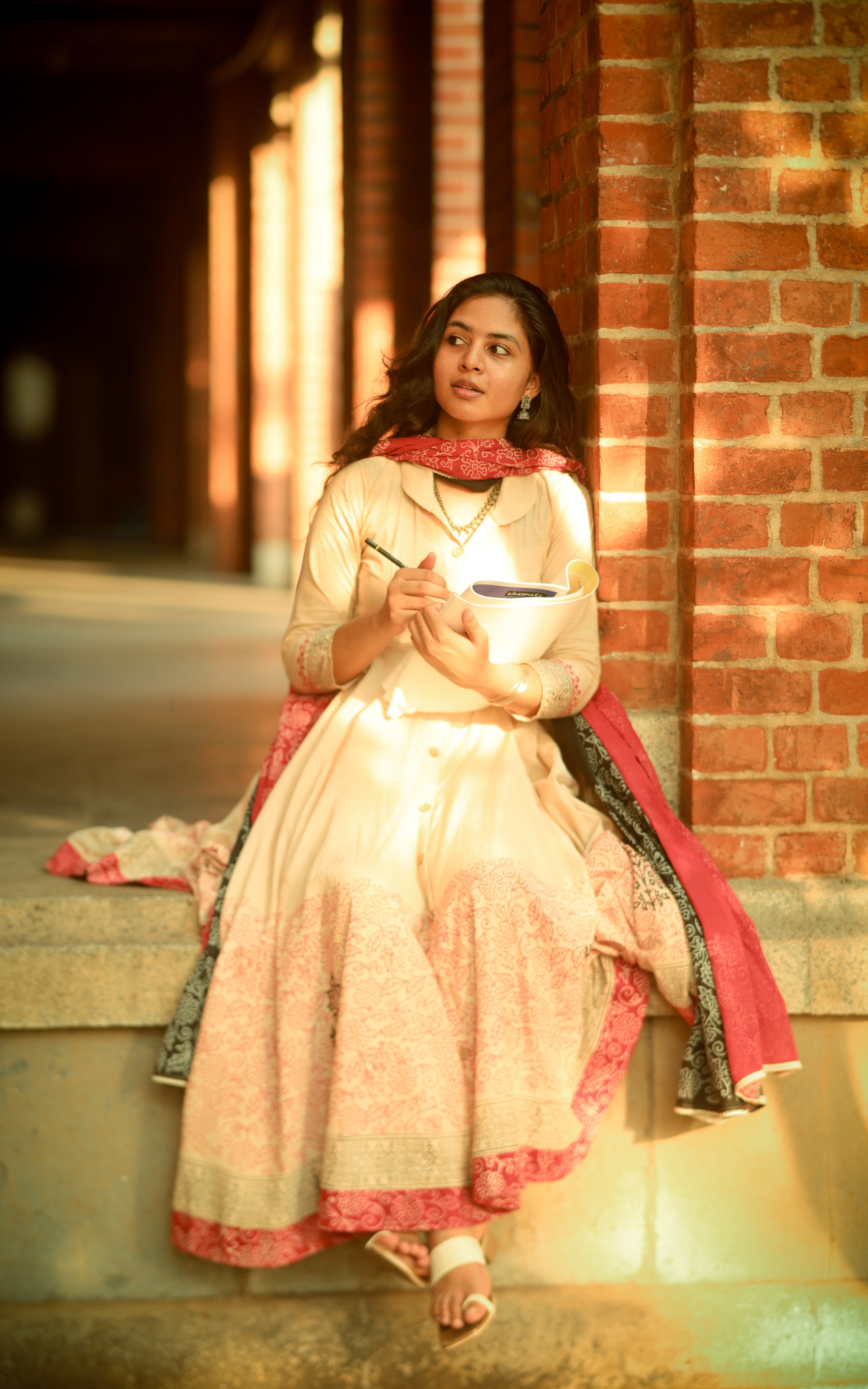 Ok Kanmani Tara 1 (Kurti+Dupatta) (DELIVERY TIME 40-45 WORKING DAYS)