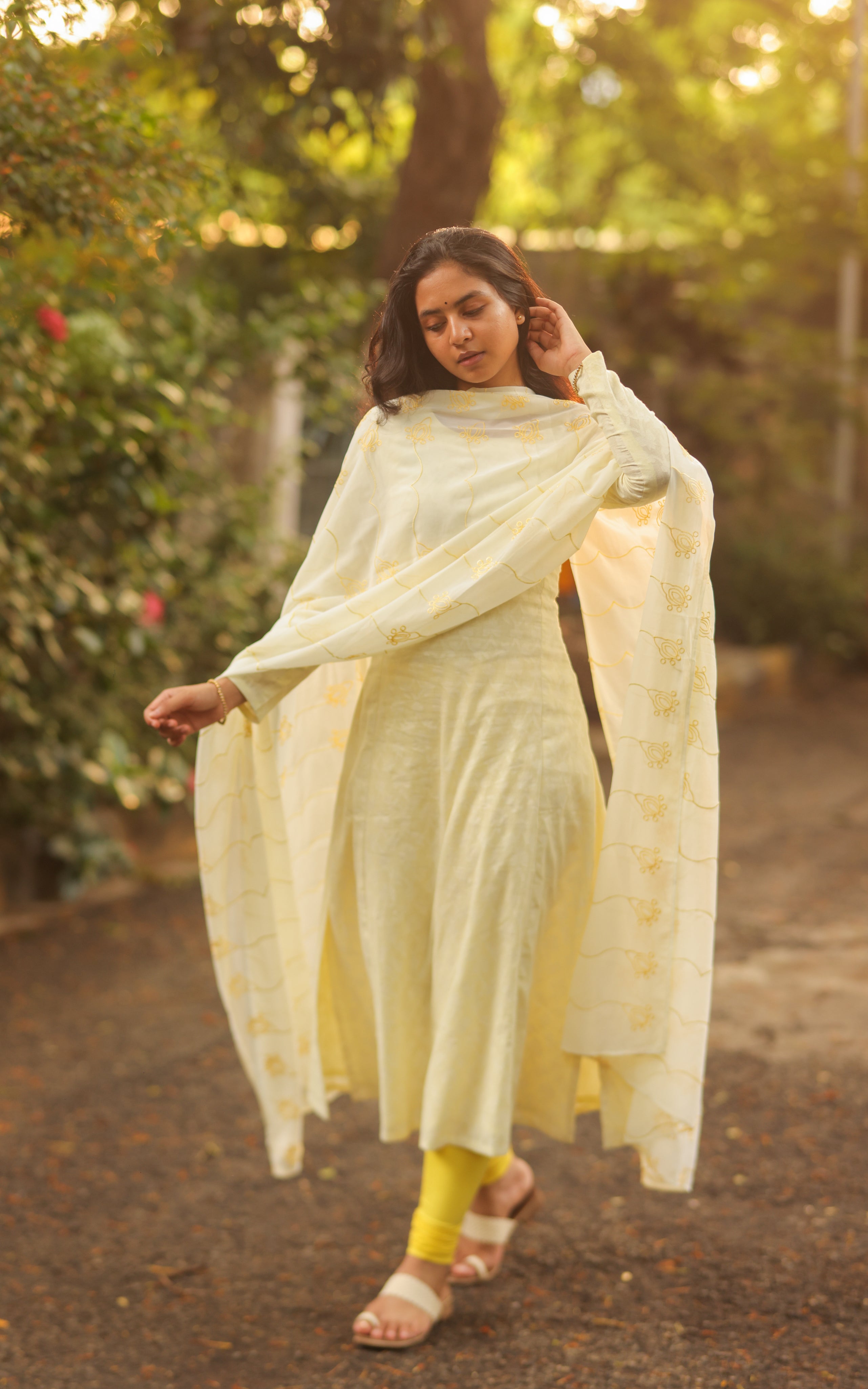 Kandukondain Kandukondain Meenu 3 (Kurti+Dupatta) Delivery Time 30-35 Days