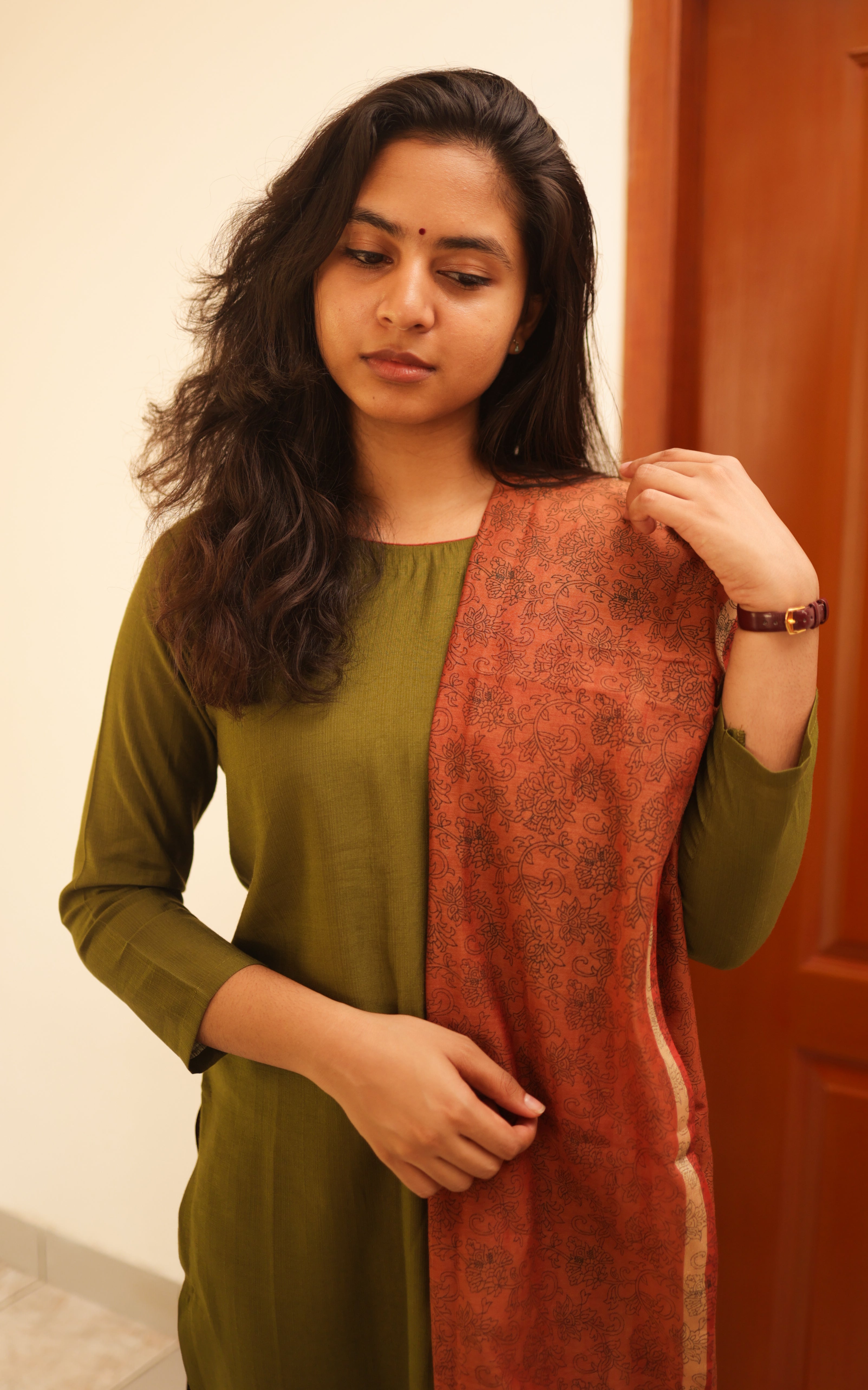 Om Shanti Oshanna 3 (Kurti+Dupatta)