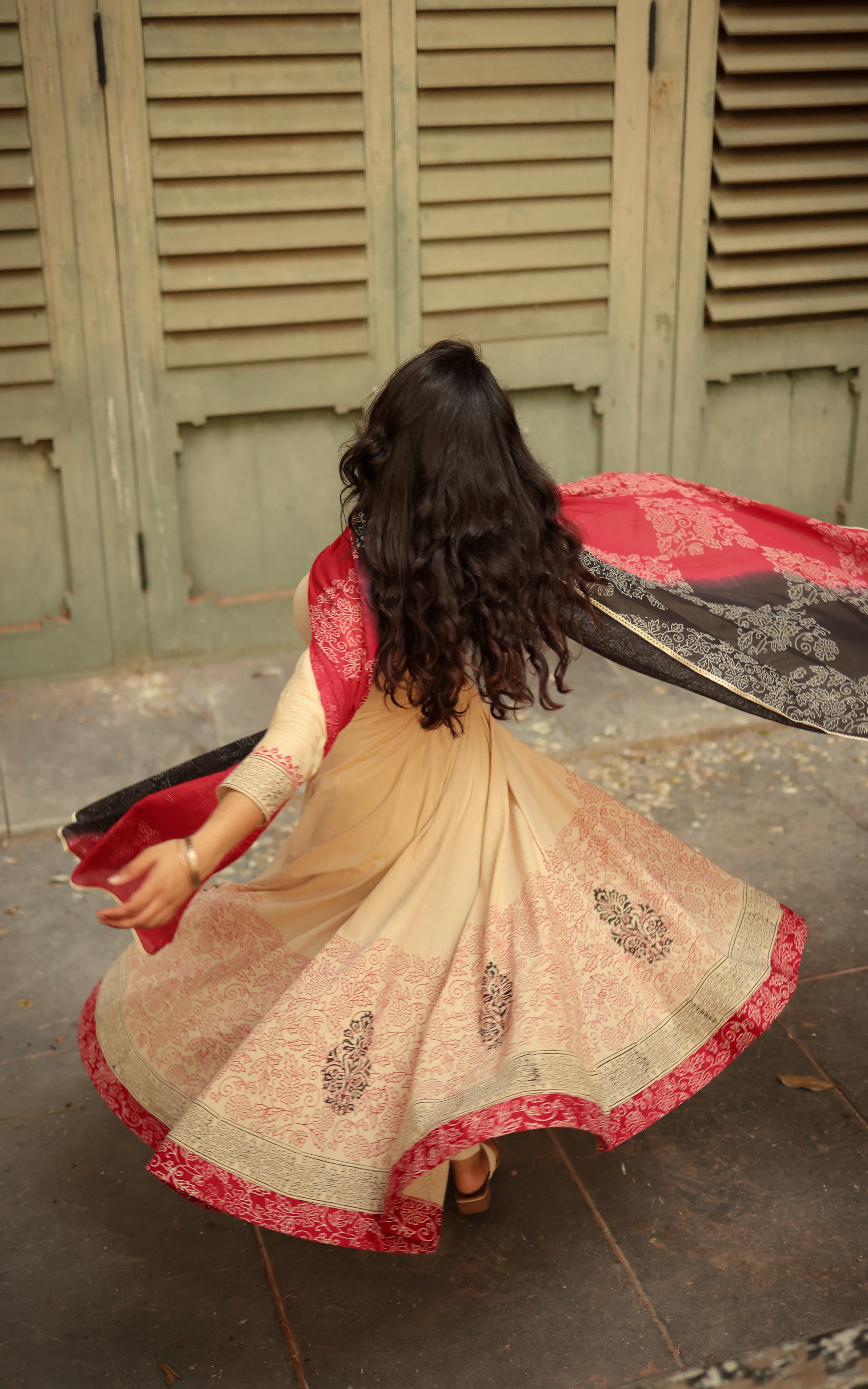 Ok Kanmani Tara 1 (Kurti+Dupatta) (DELIVERY TIME 40-45 WORKING DAYS)