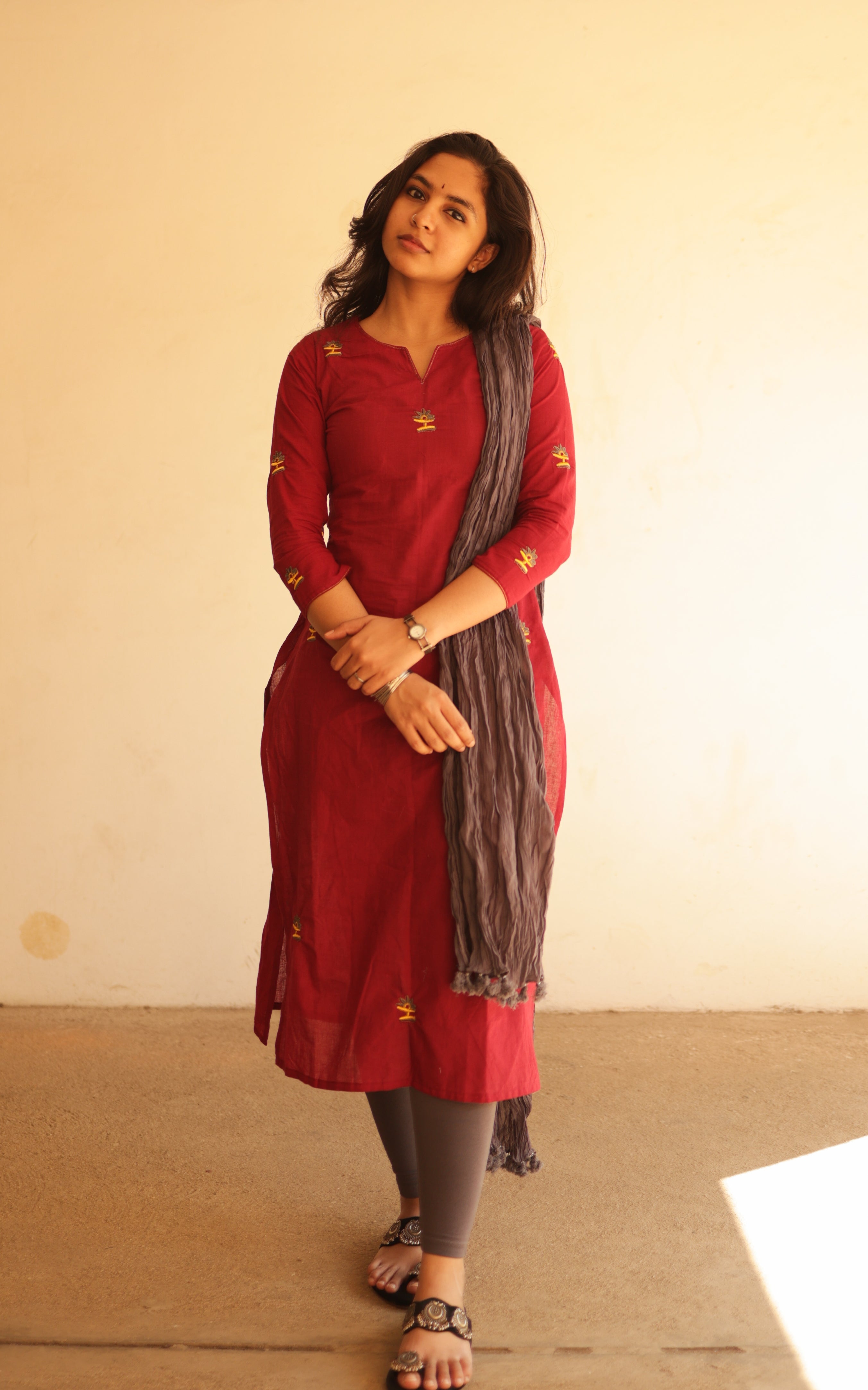 Neethaane En Ponvasantham red kurti