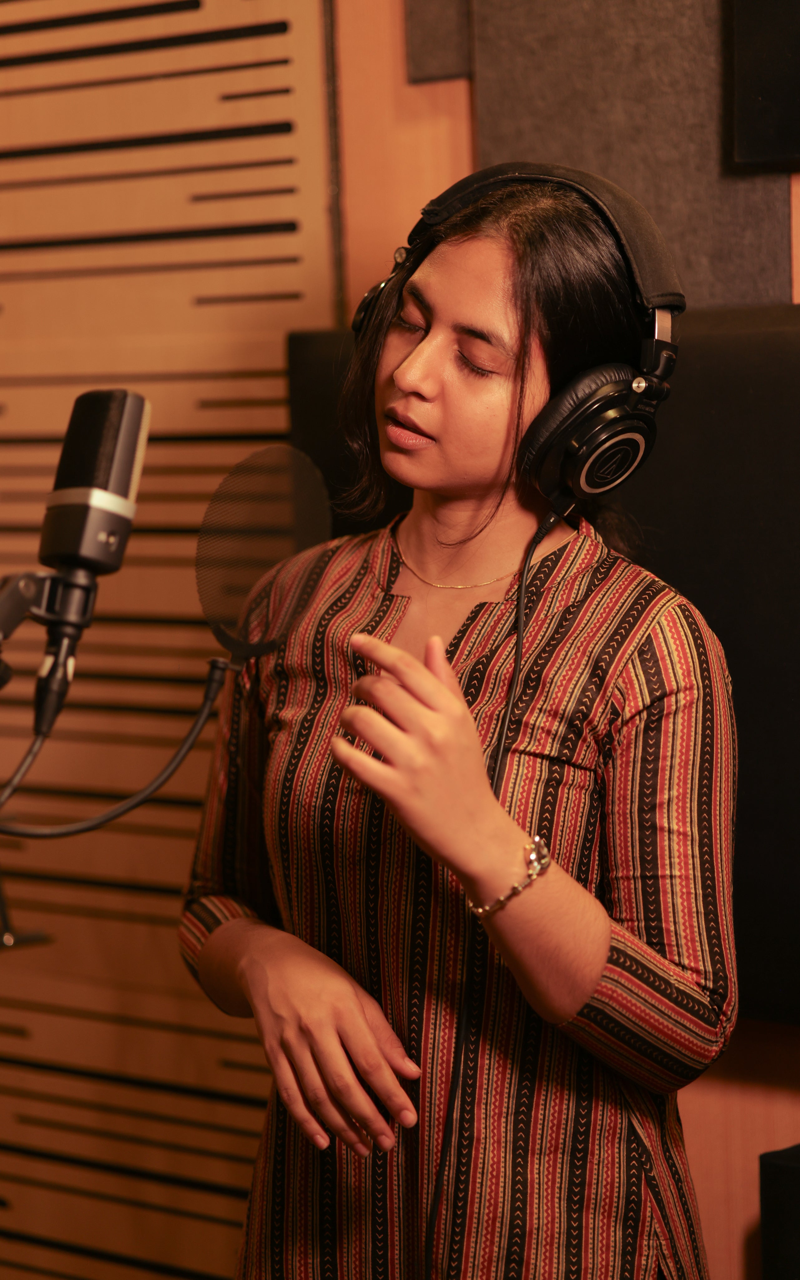 Kandukondain Kandukondain Meenu 8