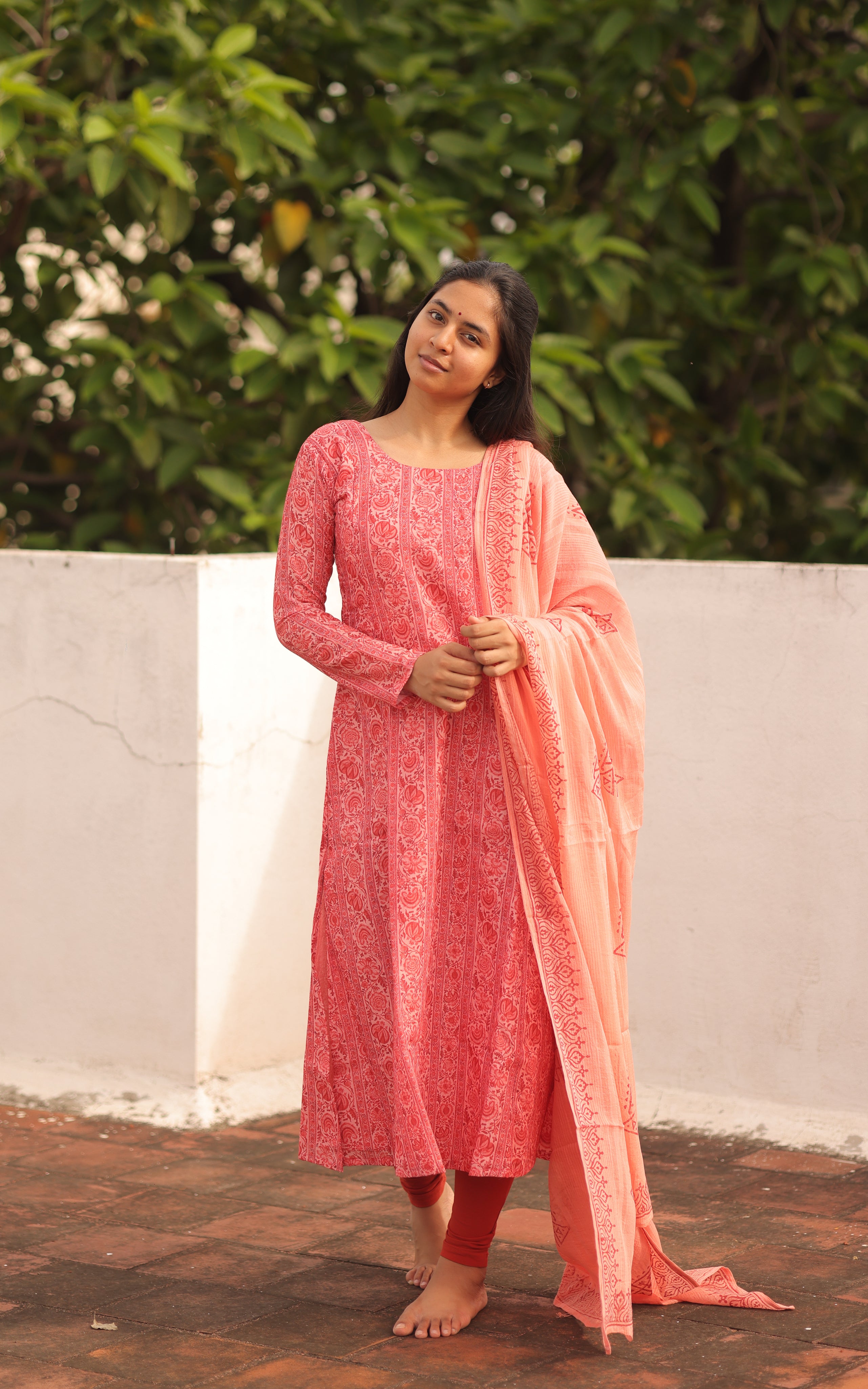 Kandukondain Kandukondain Tabu 3 (Kurti+Dupatta) DELIVERY TIME 25-30 DAYS