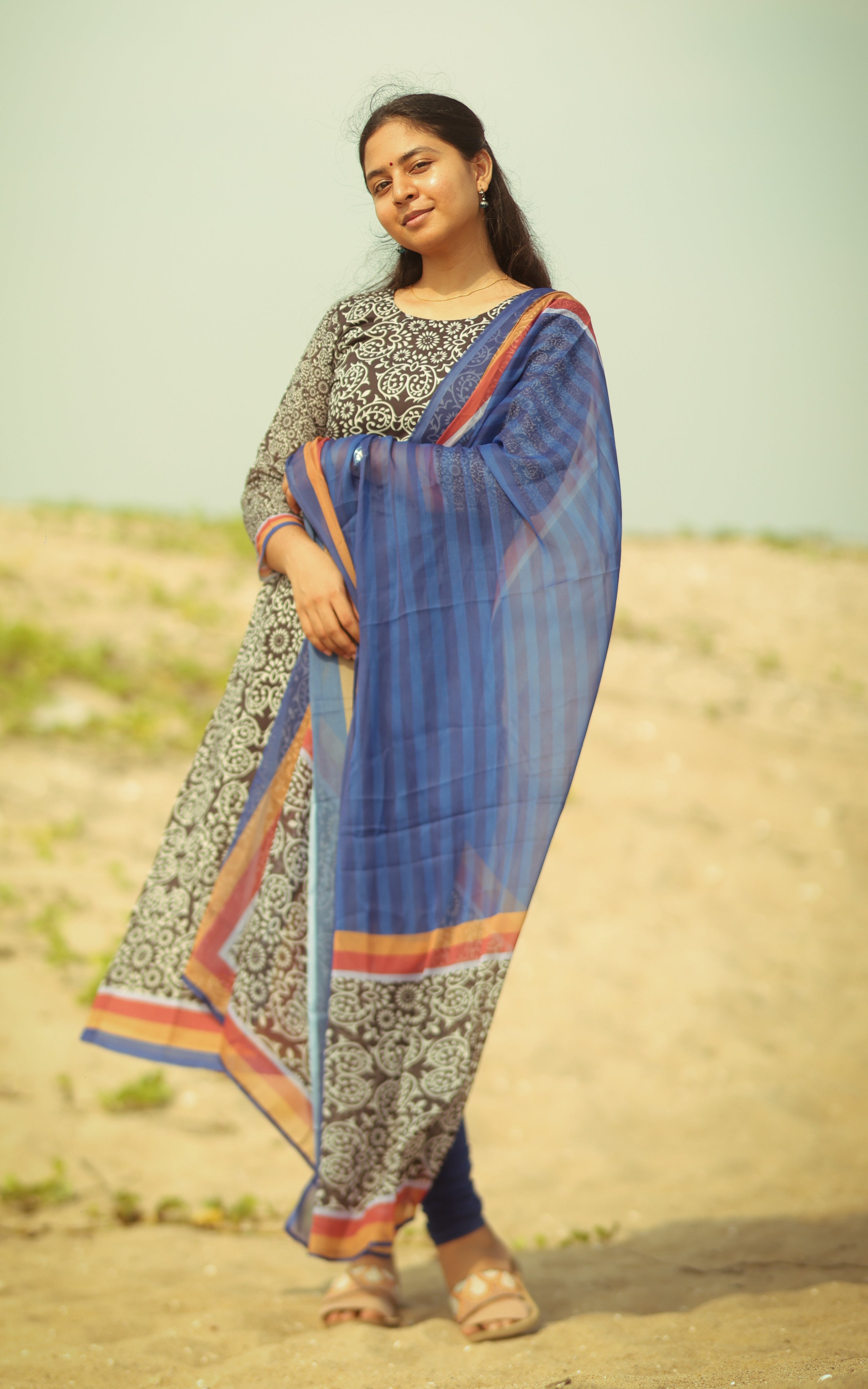 Kalloori Black (Kurti+Dupatta)