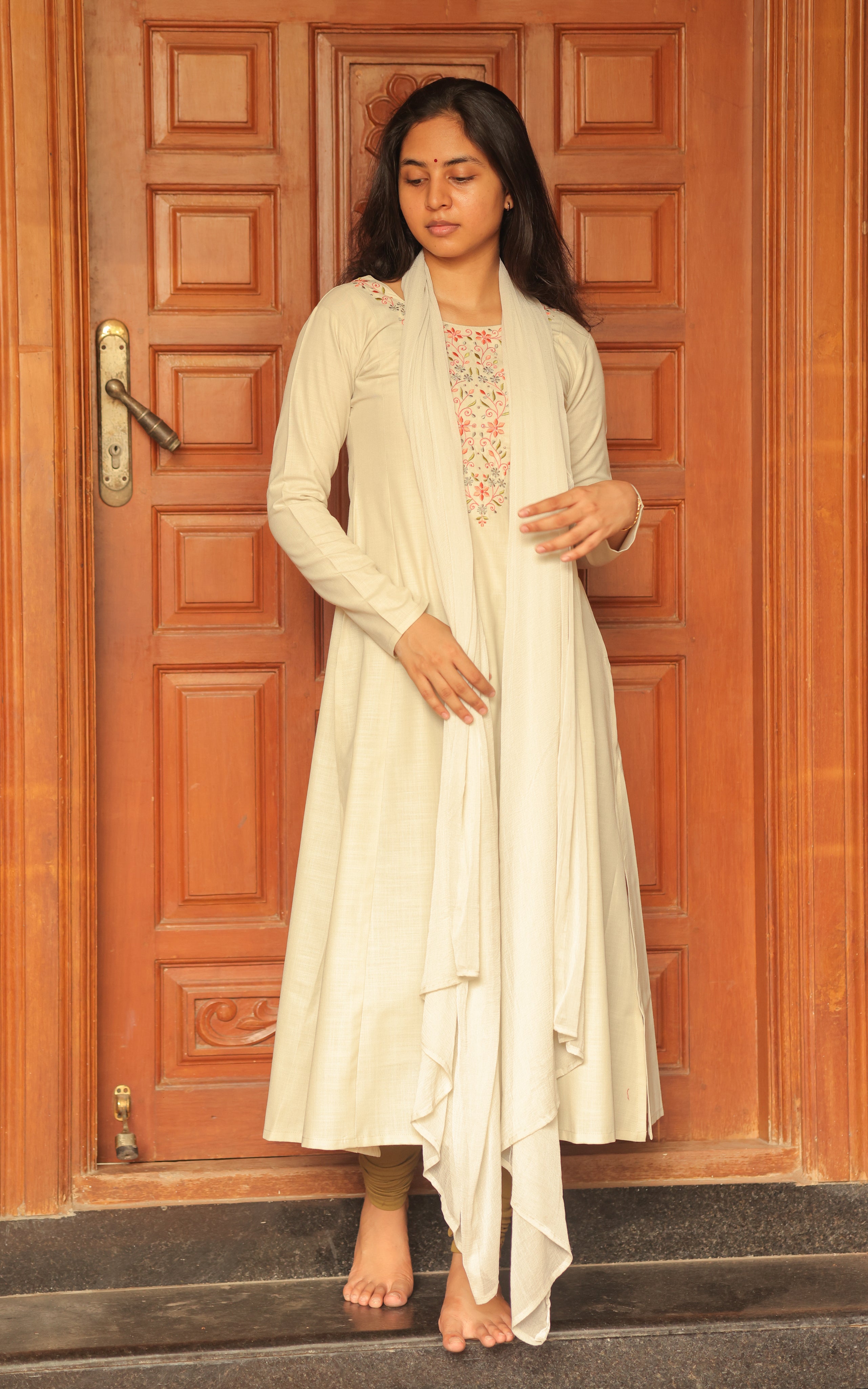 Kandukondain Kandukondain Tabu 4 (Kurti+Dupatta) DELIVERY TIME 25-30 DAYS