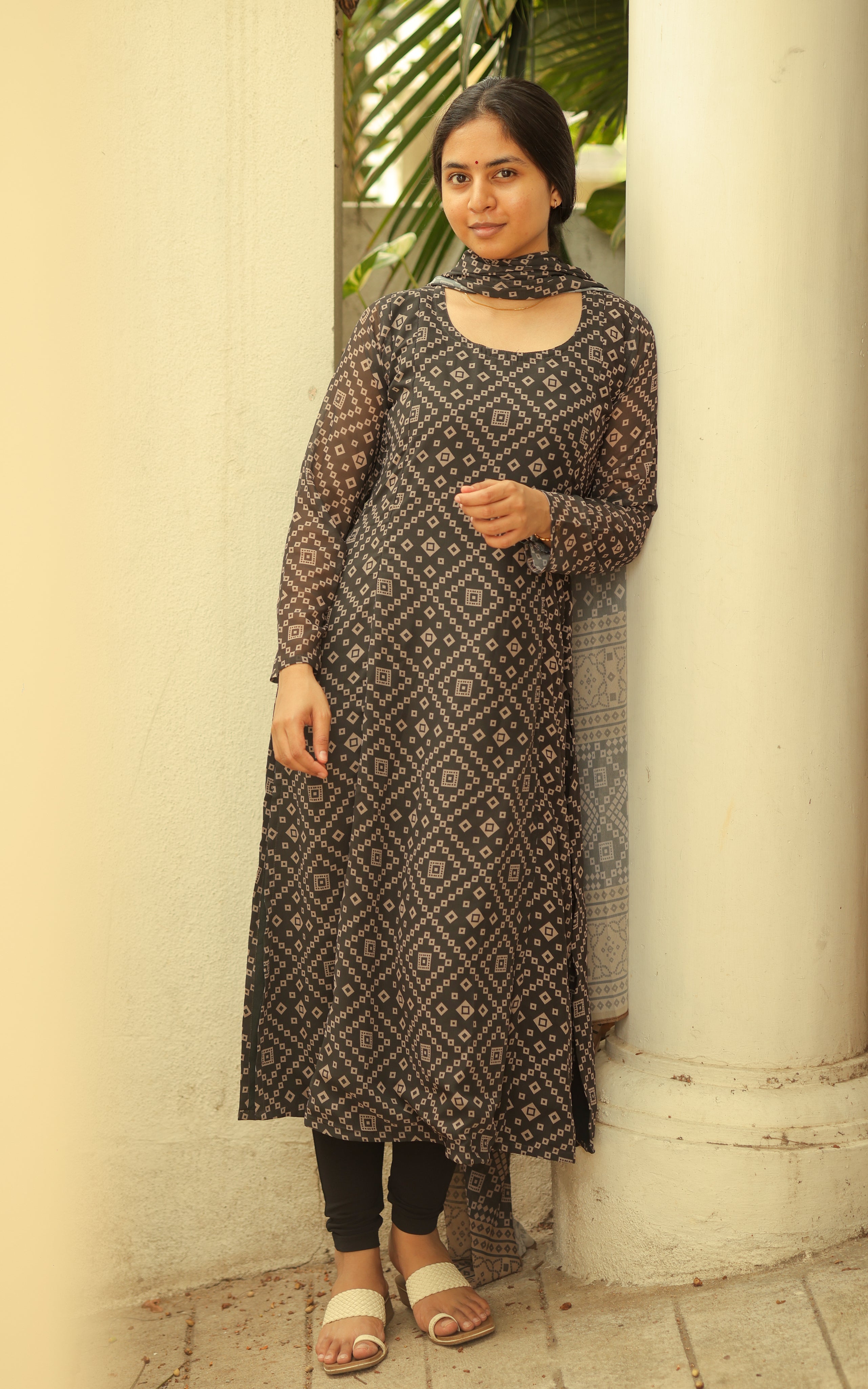 Kandukondain Kandukondain Tabu 10 (Kurti+Dupatta) DELIVERY TIME 25-30 DAYS