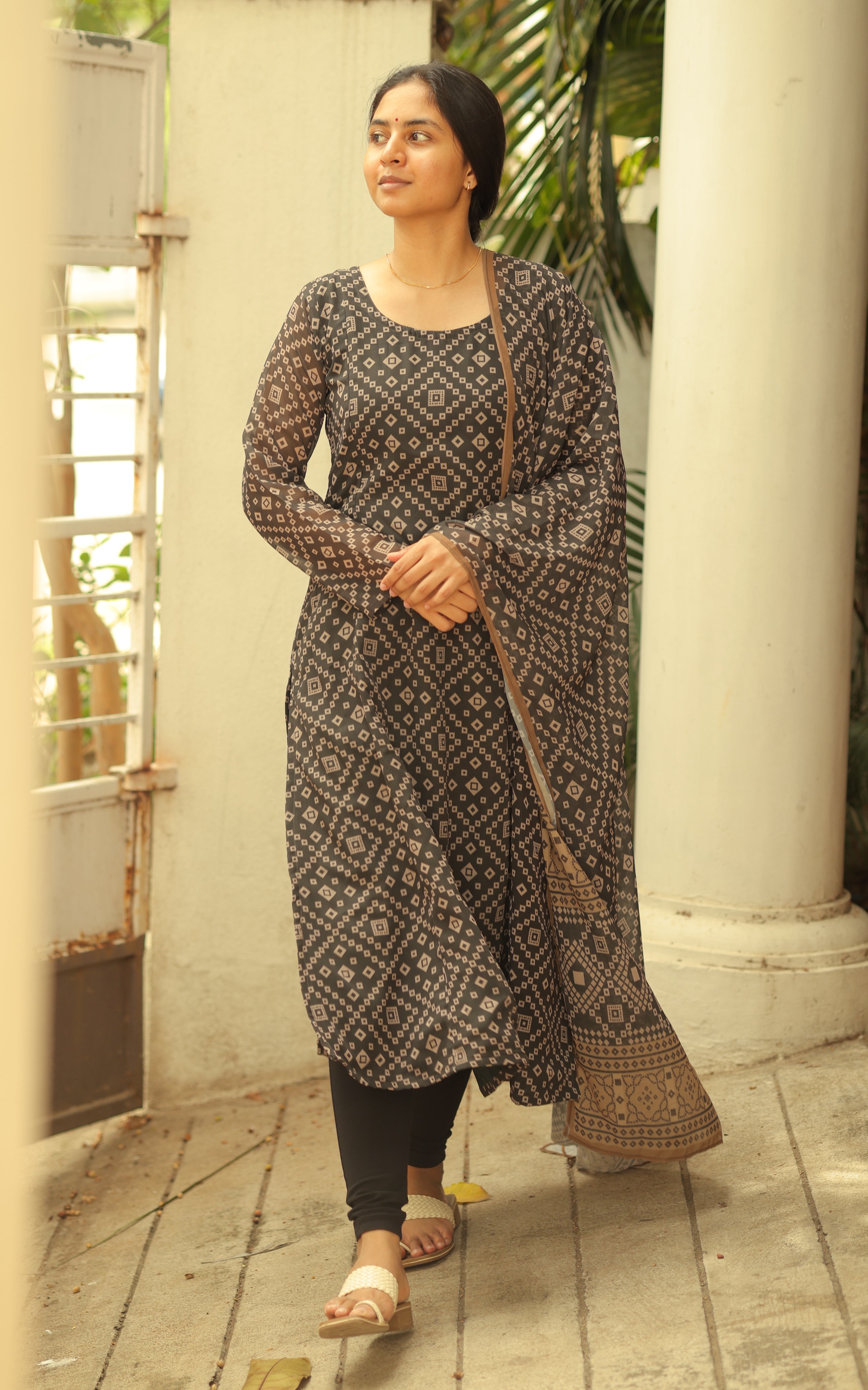 Kandukondain Kandukondain Tabu 10 (Kurti+Dupatta) DELIVERY TIME 25-30 DAYS