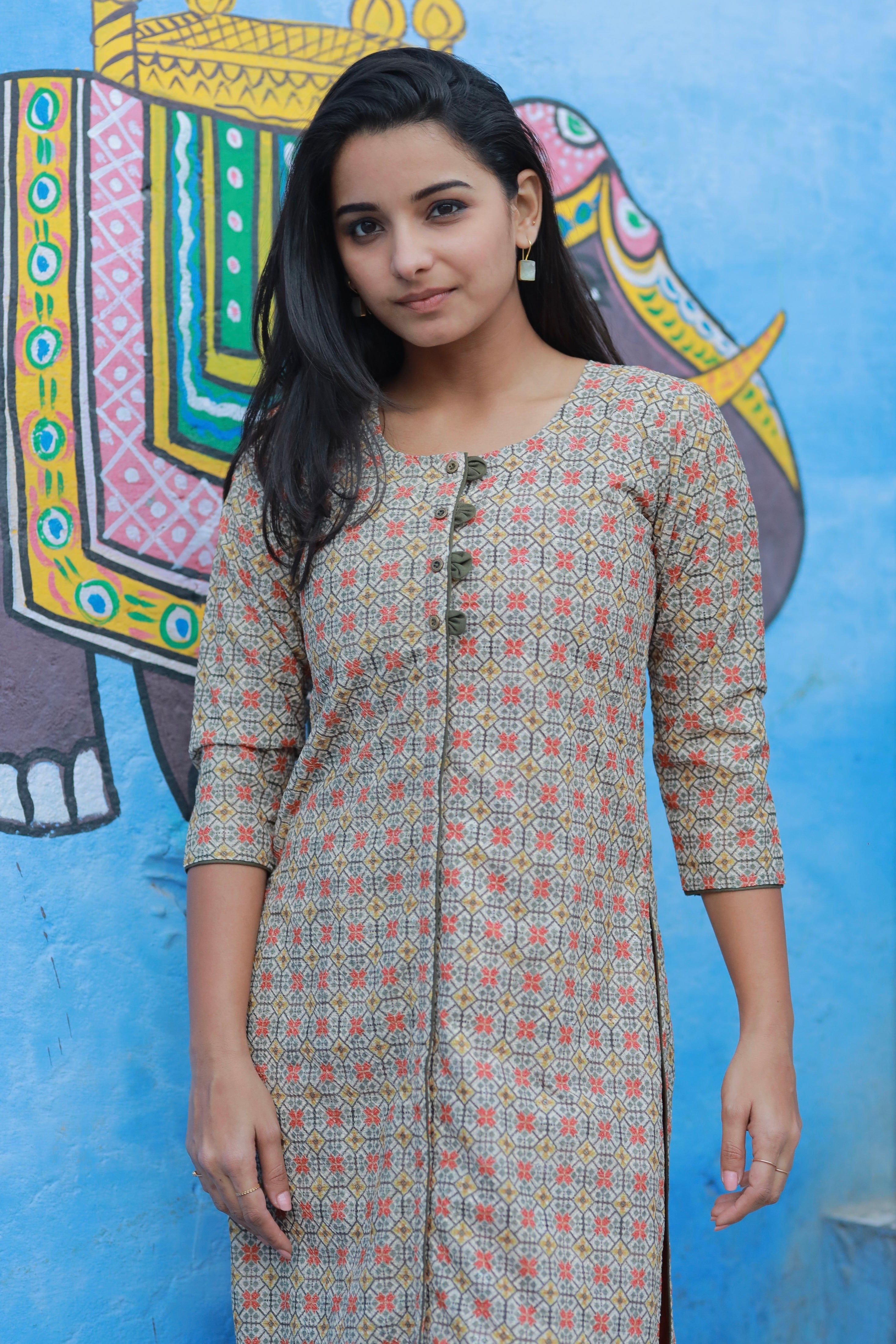 Pin by AlmeenaYadhav on Neck N Sleeve Pattern | Unique blouse designs, Kurti  neck designs, Kurti designs party wear